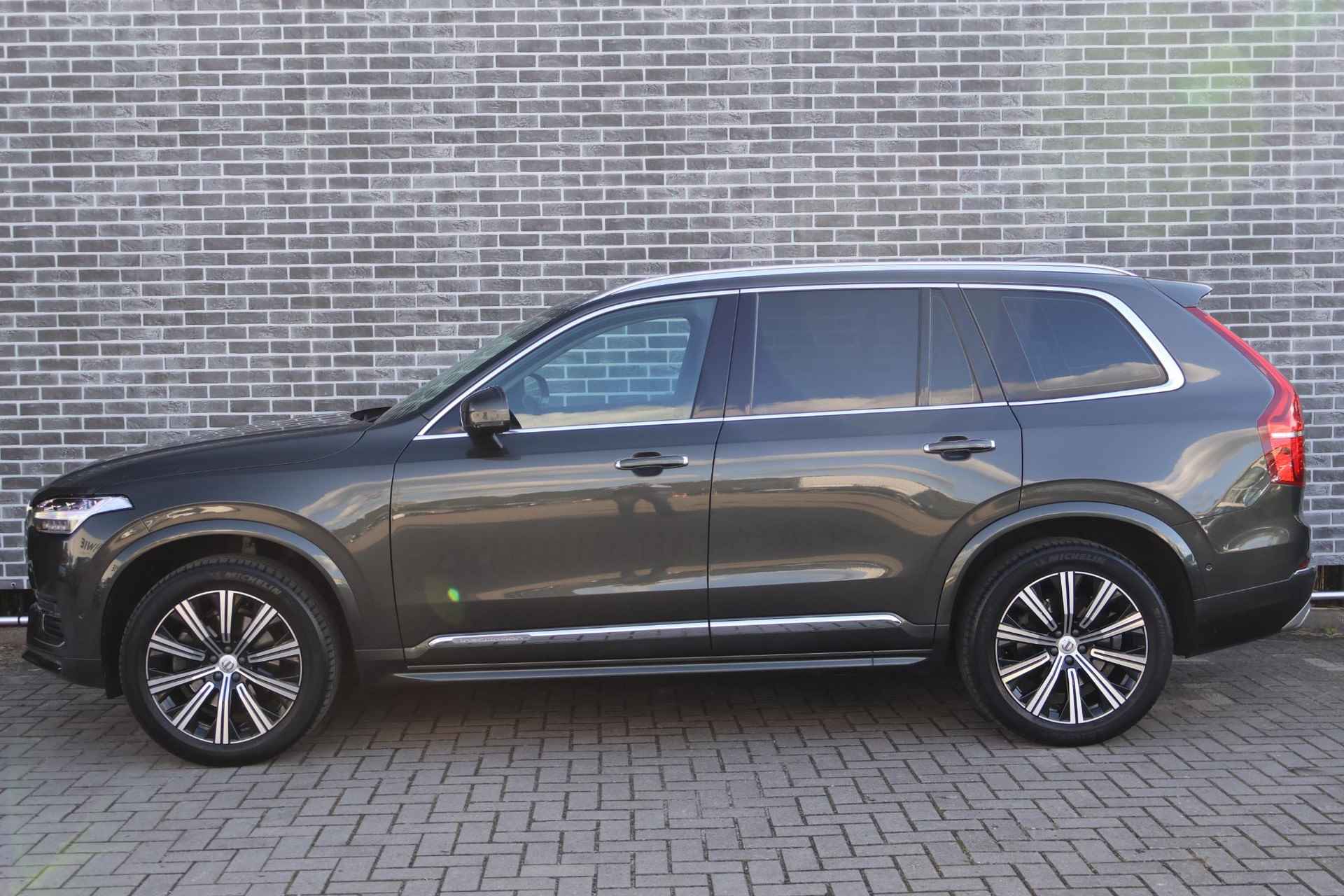 Volvo XC90 2.0 B5 Diesel AWD Inscription Trekhaak | Luchtvering | Rondom zicht Camera | Schuif-/ Kanteldak | Full Led Koplampen | Lederen bekleed dashboard | Stoel Ventilatie | Stoel massage | verwarmd stuurwiel - 4/33