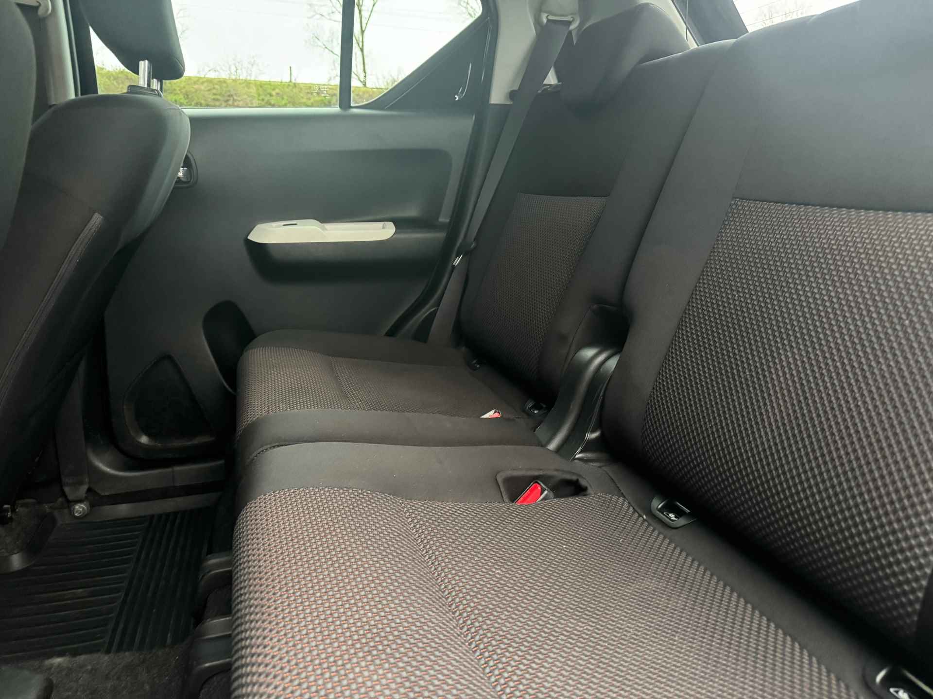 Suzuki IGNIS 1.2 ALL Grip Comfort| Airco|Applecarplay|Camera|Stoelverwarming - 25/32