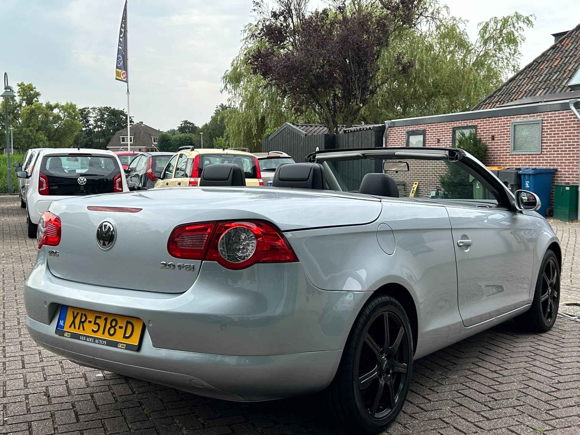 Volkswagen Eos 2.0-16v FSI El.Schuif-Panorama Navi Bluetooth Leder Clima Park.Sens Stoelverw. 17" LM-Velgen - 7/29