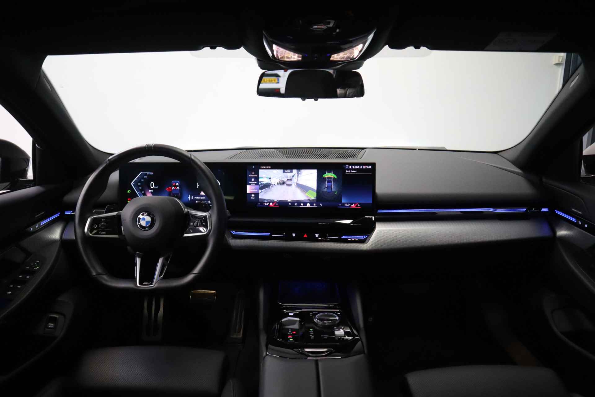 BMW 5 Serie 520i G60 M-Sport Cruise/Climate panoramadak Harman&Kardon Trekhaak - 34/36