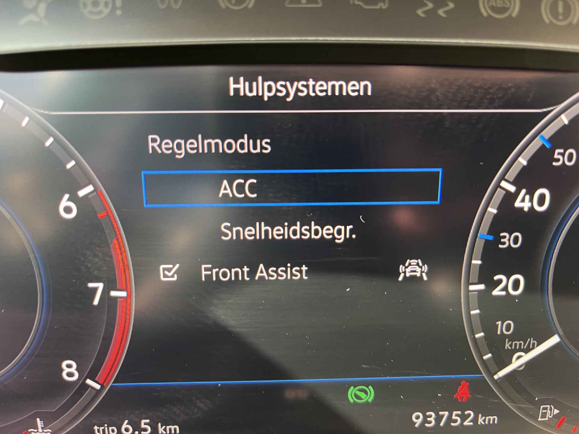 Volkswagen GOLF Variant 1.5 TSI R-Line / AUTOMAAT/ 2X R-LINE/ TREKHAAK/ DIGITAL DASH/ ACC/ DAB/ NAVI/ APP-CONNECT/ PARK. SENSOREN + CAMERA/ CLIMA/ STOELVERWARMING - 14/39