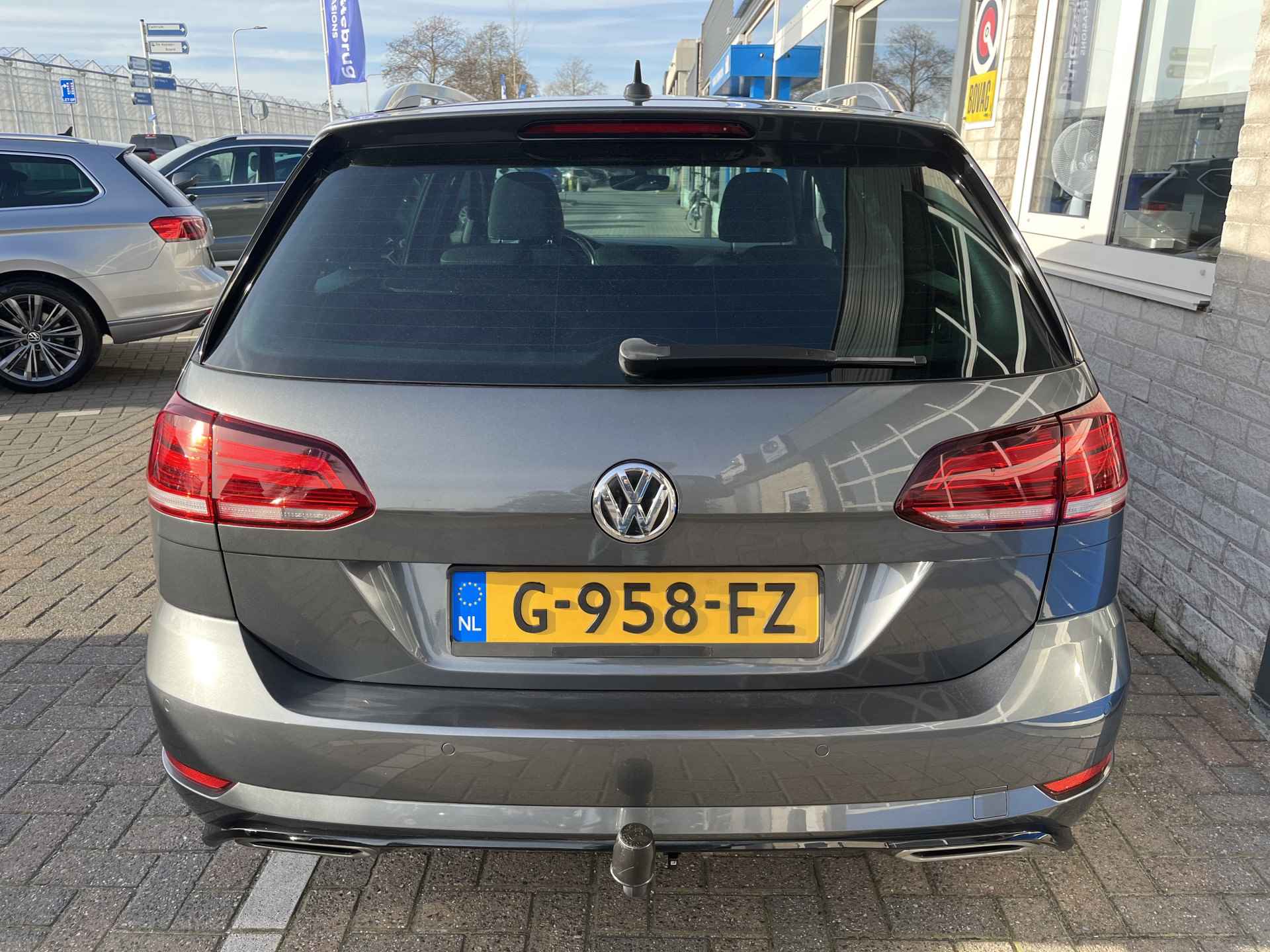 Volkswagen GOLF Variant 1.5 TSI R-Line / AUTOMAAT/ 2X R-LINE/ TREKHAAK/ DIGITAL DASH/ ACC/ DAB/ NAVI/ APP-CONNECT/ PARK. SENSOREN + CAMERA/ CLIMA/ STOELVERWARMING - 32/39