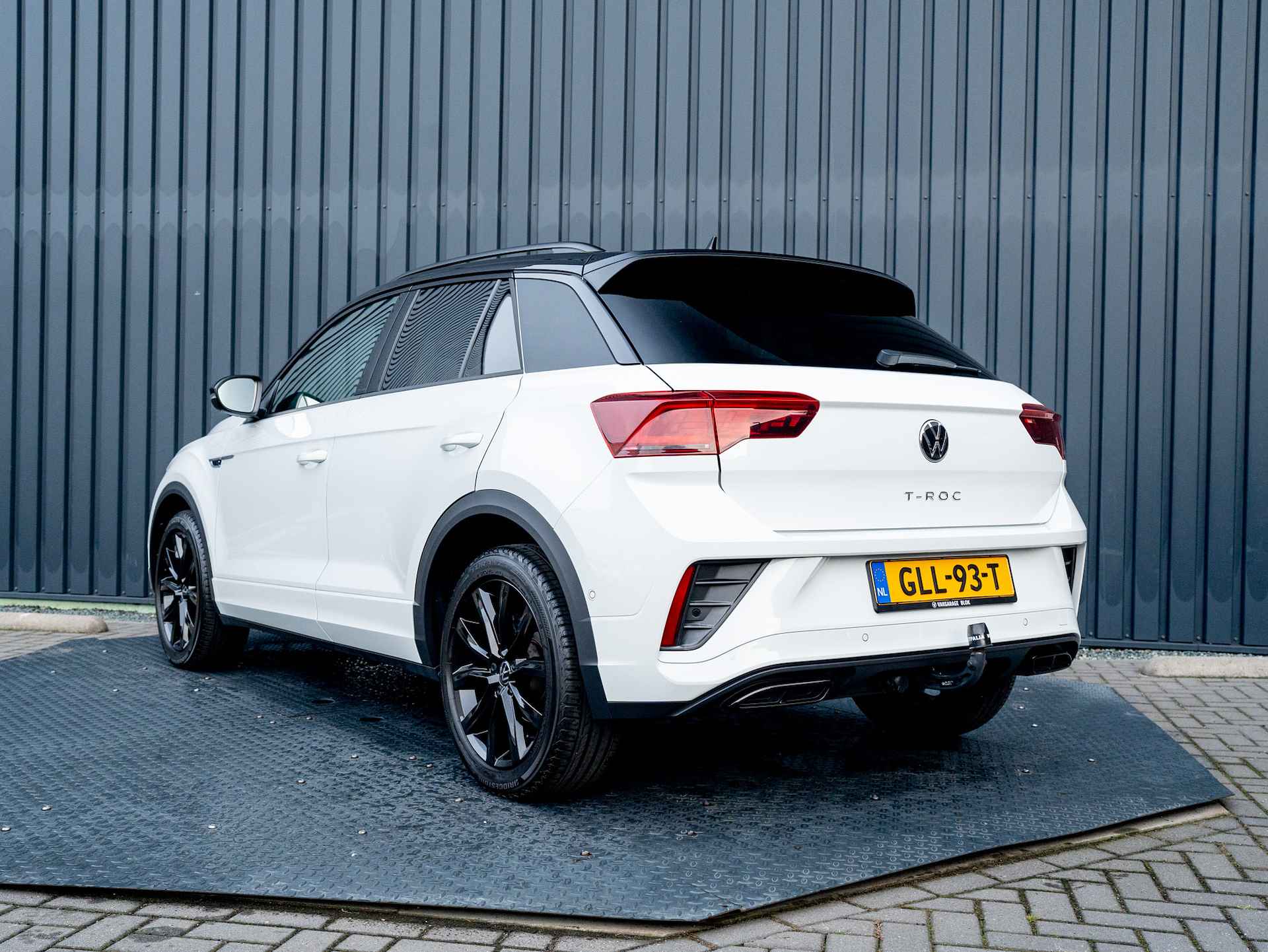 Volkswagen T-Roc 1.5 TSI R-Line Business+ | Side Assist | IQ Light | Elk. A-Klep | Trekhaak afnb. | Keyless | Prijs Rijklaar!! - 5/54