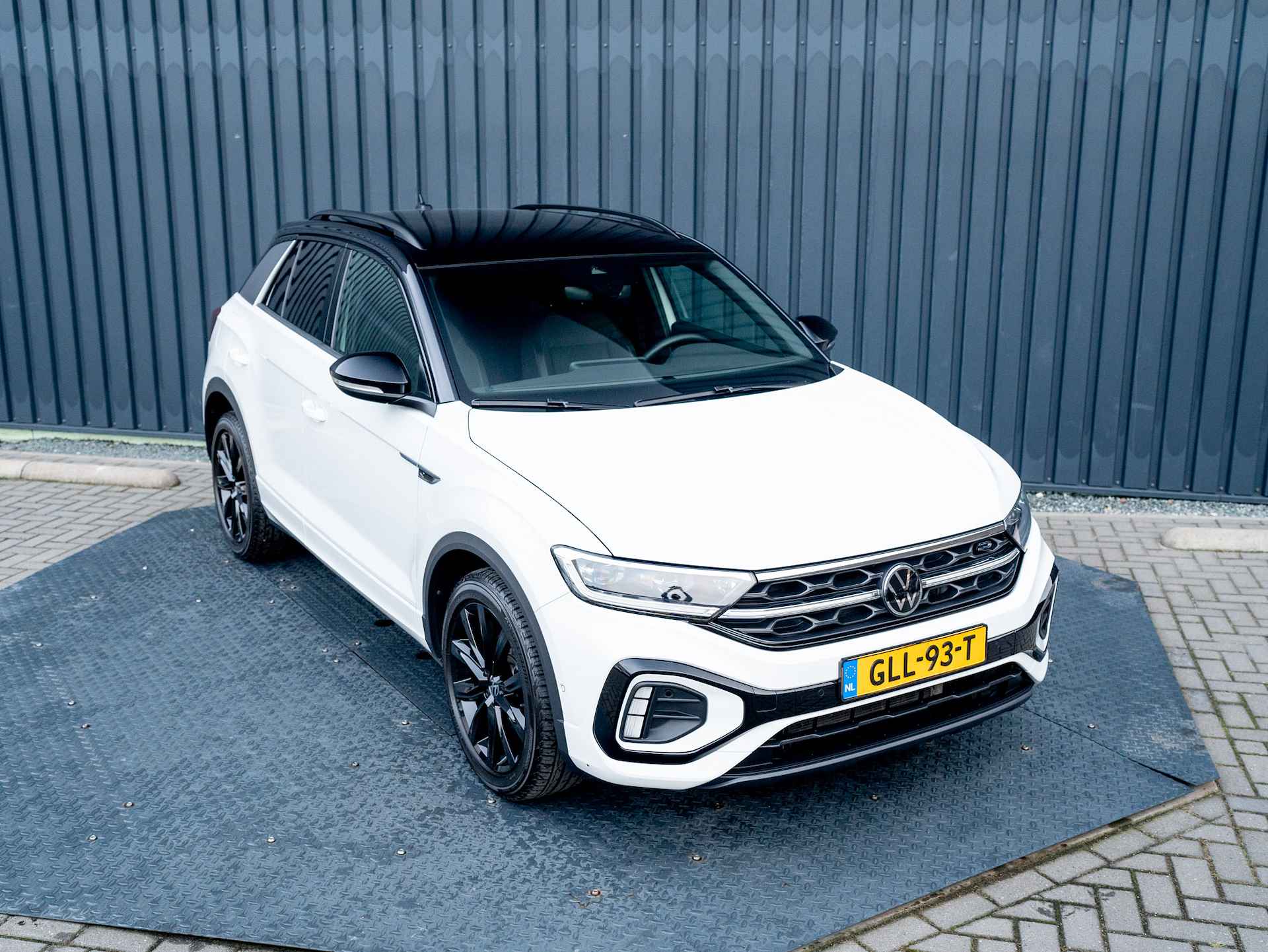 Volkswagen T-Roc 1.5 TSI R-Line Business+ | Side Assist | IQ Light | Elk. A-Klep | Trekhaak afnb. | Keyless | Prijs Rijklaar!! - 46/54