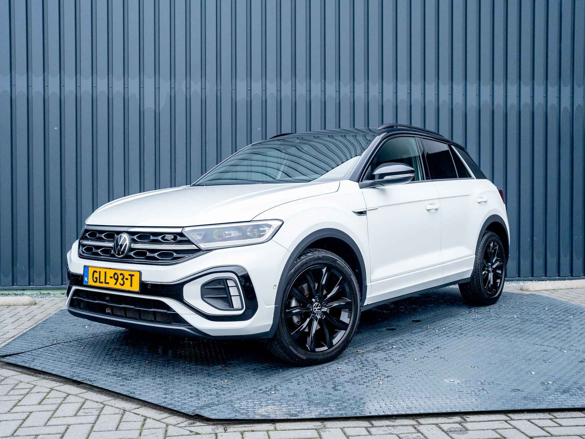 Volkswagen T-Roc 1.5 TSI R-Line Business+ | Side Assist | IQ Light | Elk. A-Klep | Trekhaak afnb. | Keyless | Prijs Rijklaar!! - 54/54