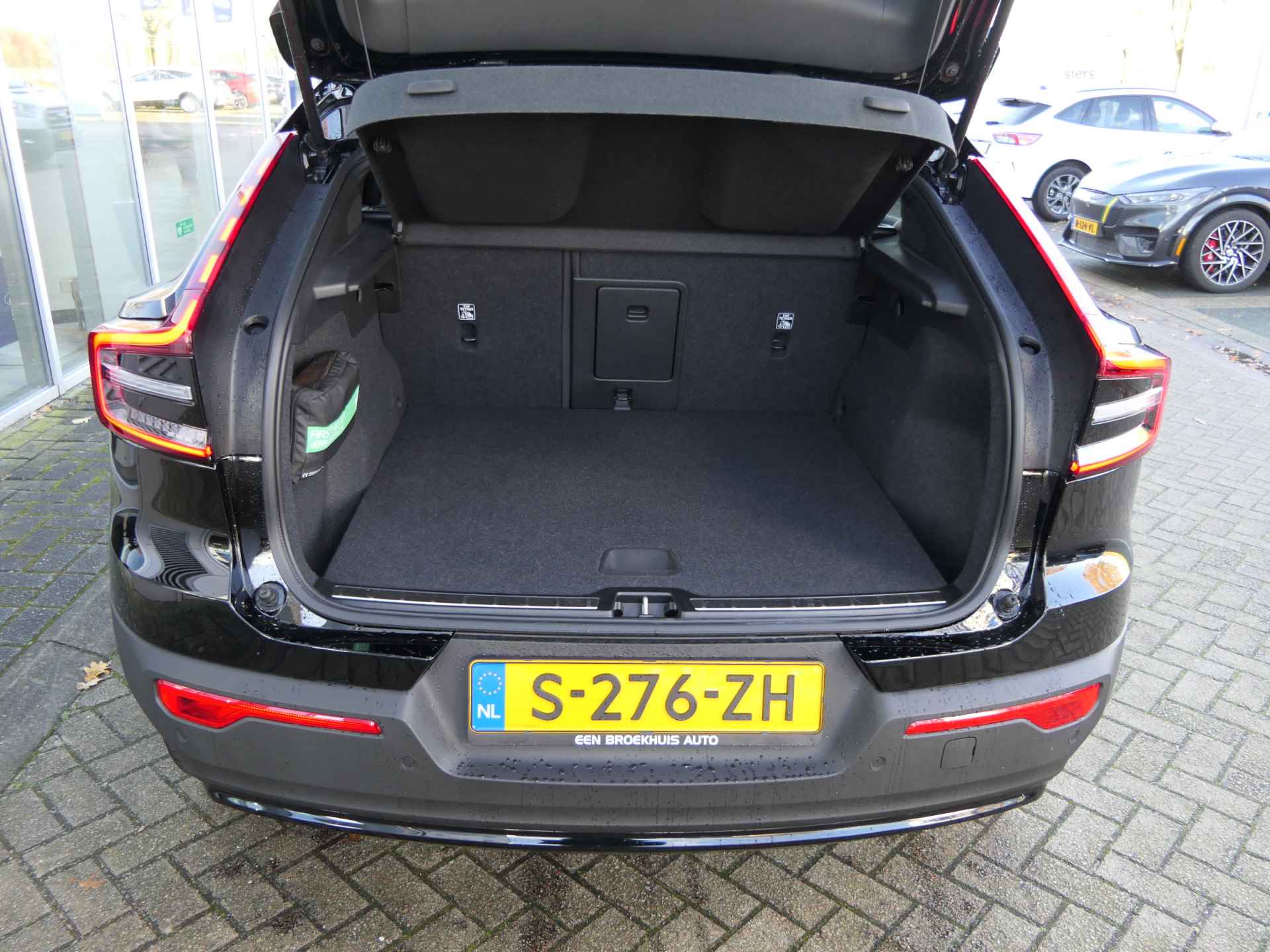 Volvo C40 Single Motor 69 kWh | Panoramadak | Stoelverwarming | Warmtepomp | Black Pack - 27/31