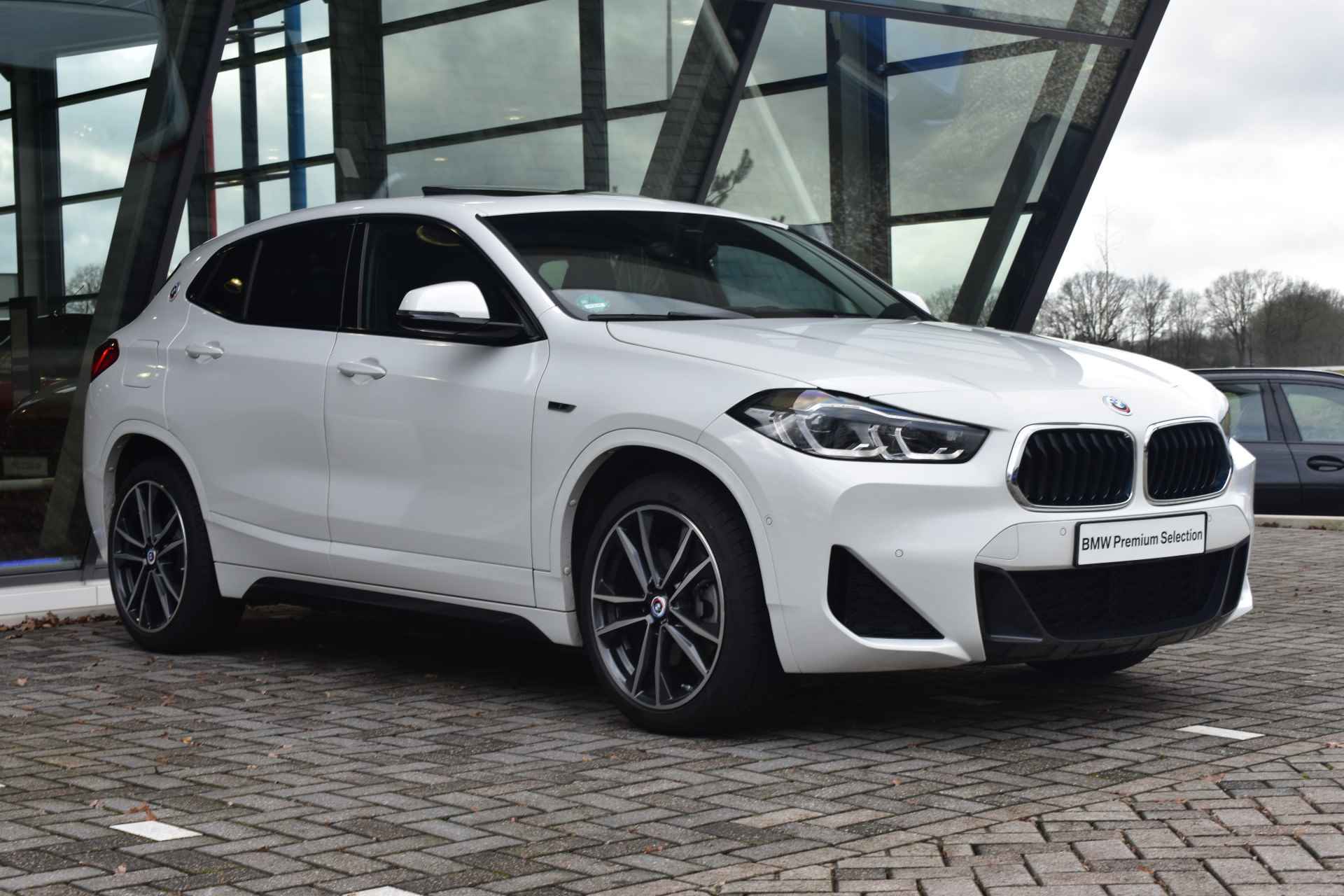 BMW X2 xDrive25e 220 pk M Sport High Executive Automaat / Panoramadak / Adaptieve Cruise Control / Achteruitrijcamera / Head-Up Display / Elektrische Sportstoelen / 19 inch LMV / Keyless Entry - 12/57