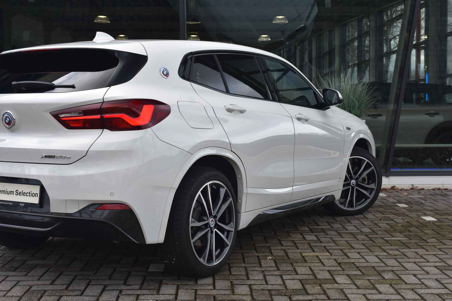 BMW X2 xDrive25e 220 pk M Sport High Executive Automaat / Panoramadak / Adaptieve Cruise Control / Achteruitrijcamera / Head-Up Display / Elektrische Sportstoelen / 19 inch LMV / Keyless Entry - 48/57