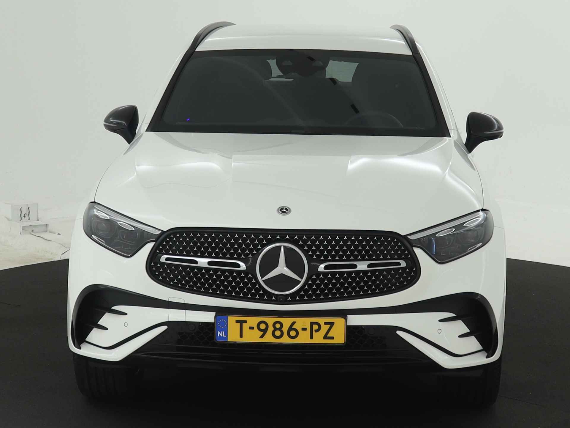 Mercedes-Benz GLC 300 e AMG Nightpakket | Rijassistentie Pack | 360-Camera | Apple Car.Play | Sfeerverlichting | DAB | Inclusief 24 maanden Mercedes-Benz Certified garantie voor Europa. - 28/43