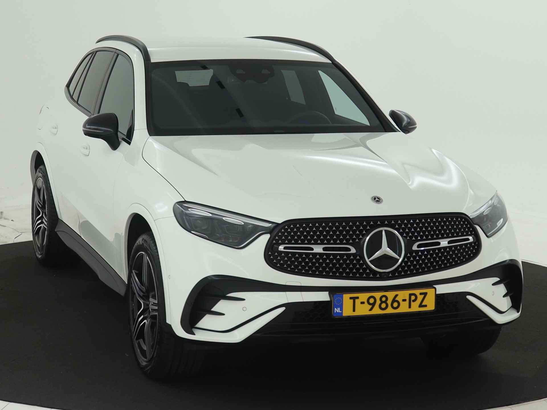 Mercedes-Benz GLC 300 e AMG Nightpakket | Rijassistentie Pack | 360-Camera | Apple Car.Play | Sfeerverlichting | DAB | Inclusief 24 maanden Mercedes-Benz Certified garantie voor Europa. - 29/43