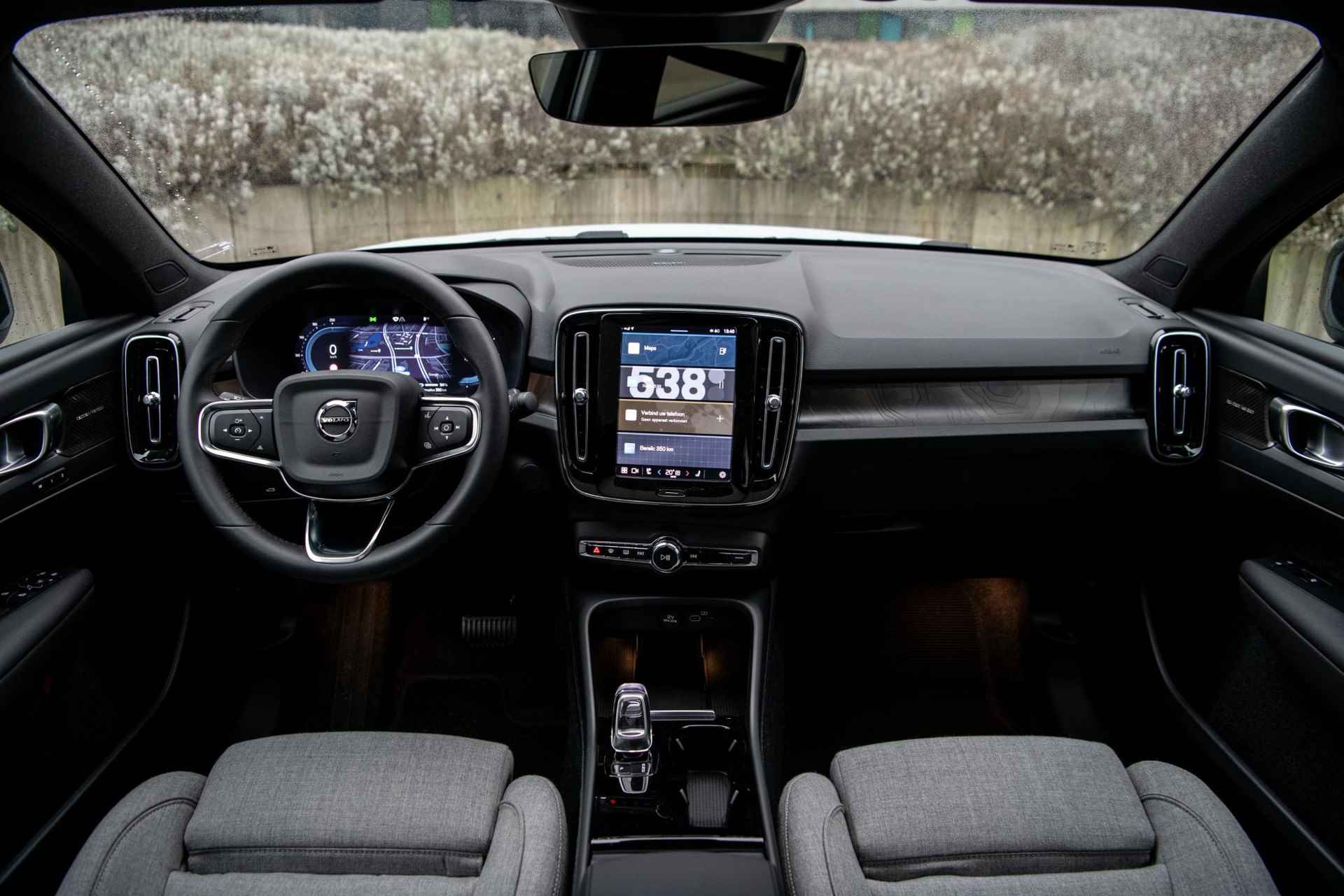Volvo C40 Recharge Twin Ultimate 82 kWh Fin. € 1.322 p/m | Long Range | Pixel Led | Wool Blend | Black Pack | Heico Verlaging | Exterieur Delen in Kleur | - 48/68