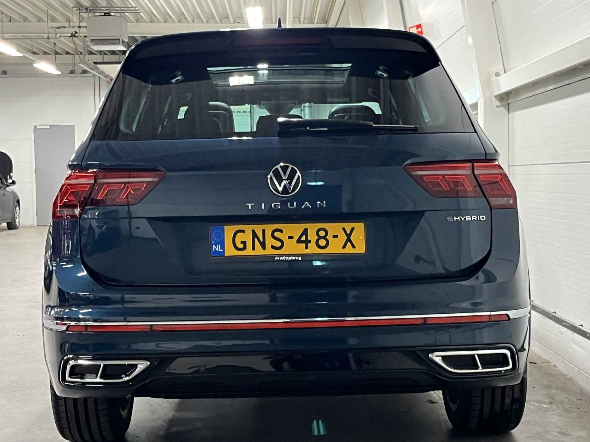 Volkswagen Tiguan 1.4 TSI eHybrid R-Line Business+ Automaat | Schuifdak | Adaptive cruise | Electrische achterklep | Mag Geremd 1.800KG Trekken !! - 33/46