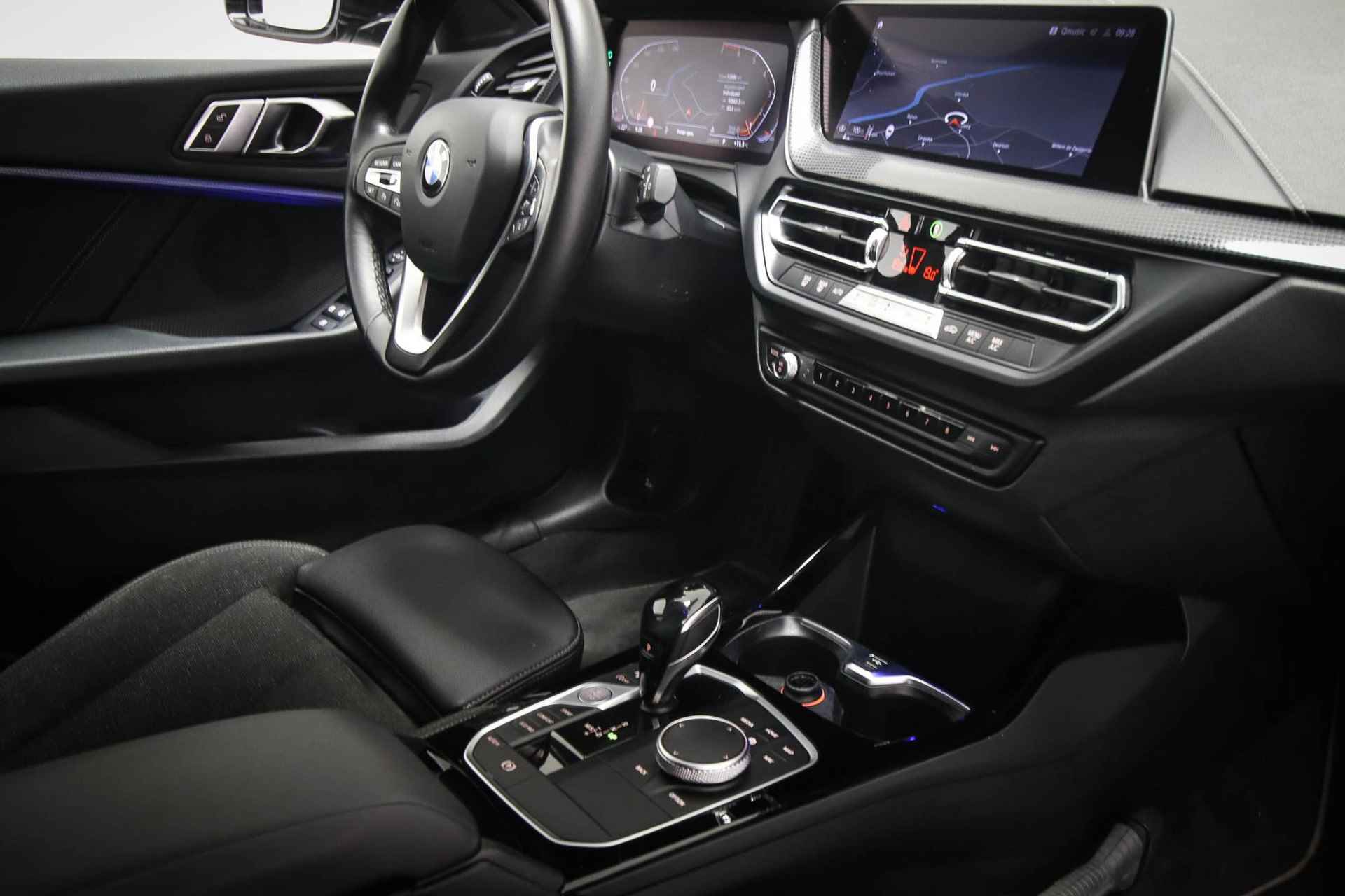 BMW 1-serie 118i Executive Sportline | LED | CLIMA | HALF LEDER | CRUISE | NAVI | DAB | APPLE | PDC | 17" | DEALER ONDERHOUDEN | M-sport | - 3/52