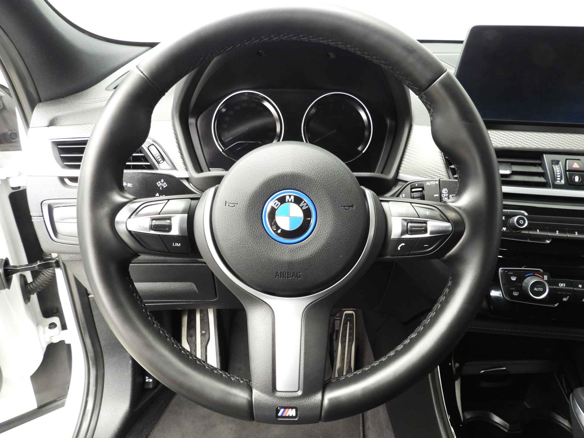 BMW X2 xDrive25e M-Sportpakket / LED / Leder / HUD / Stoelverwarming / DAB / Hifi speakers / Alu 19 inch - 11/39