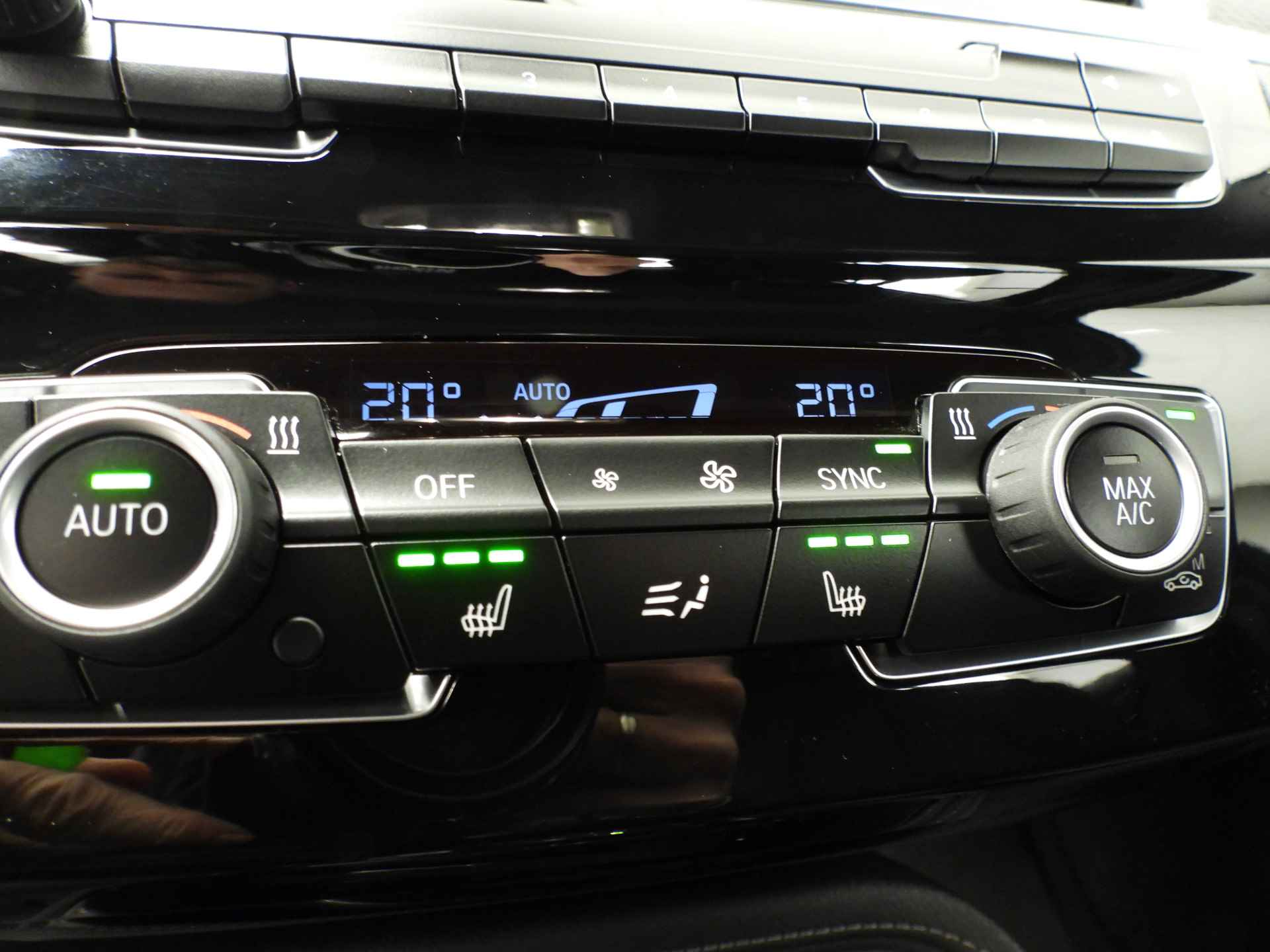 BMW X2 xDrive25e M-Sportpakket / LED / Leder / HUD / Stoelverwarming / DAB / Hifi speakers / Alu 19 inch - 16/39