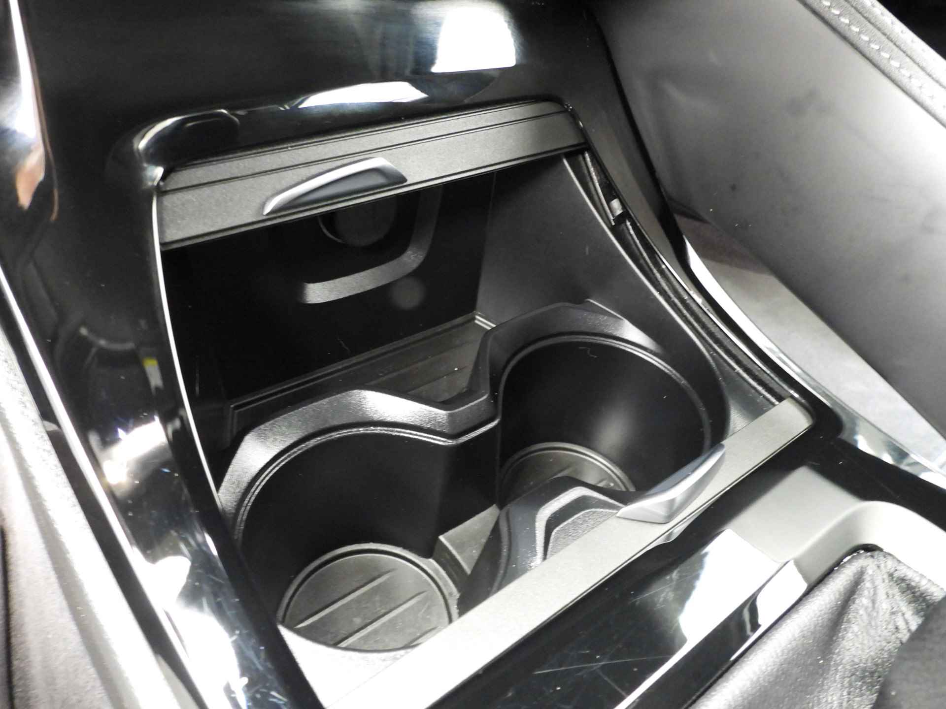 BMW X2 xDrive25e M-Sportpakket / LED / Leder / HUD / Stoelverwarming / DAB / Hifi speakers / Alu 19 inch - 31/39