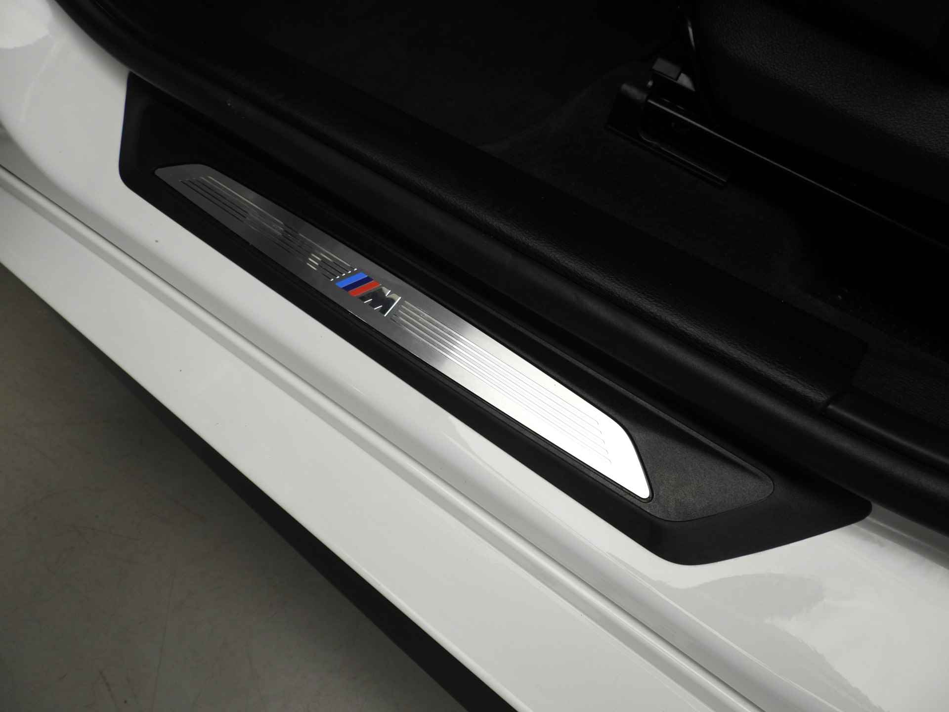 BMW X2 xDrive25e M-Sportpakket / LED / Leder / HUD / Stoelverwarming / DAB / Hifi speakers / Alu 19 inch - 33/39
