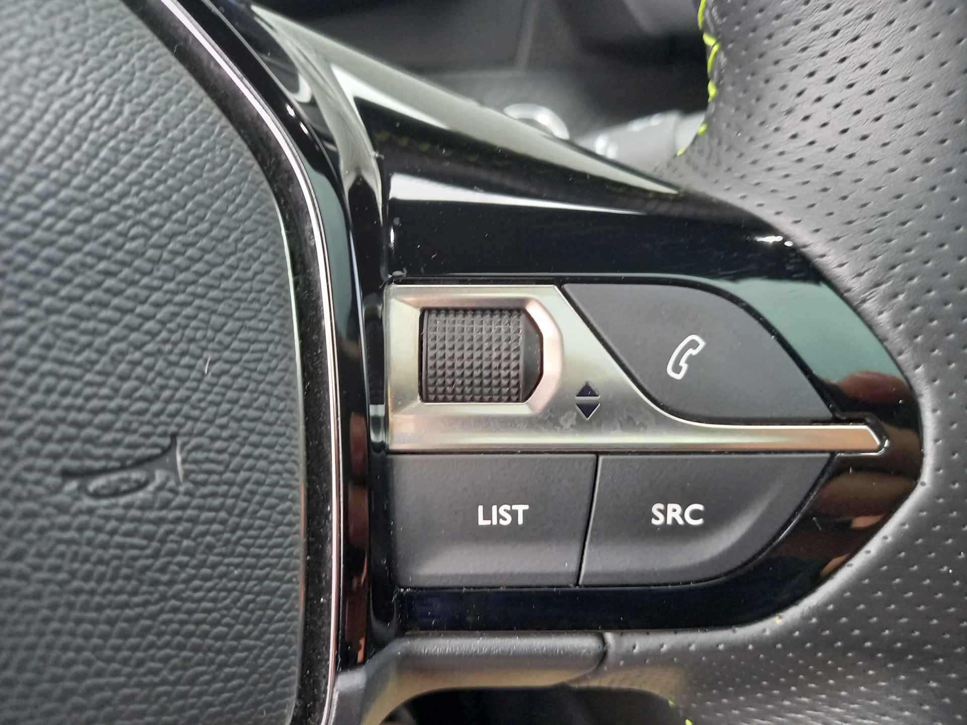 Peugeot e-208 EV GT Pack 50 kWh | Panoramdak | Camera | Climate Control - 11/50