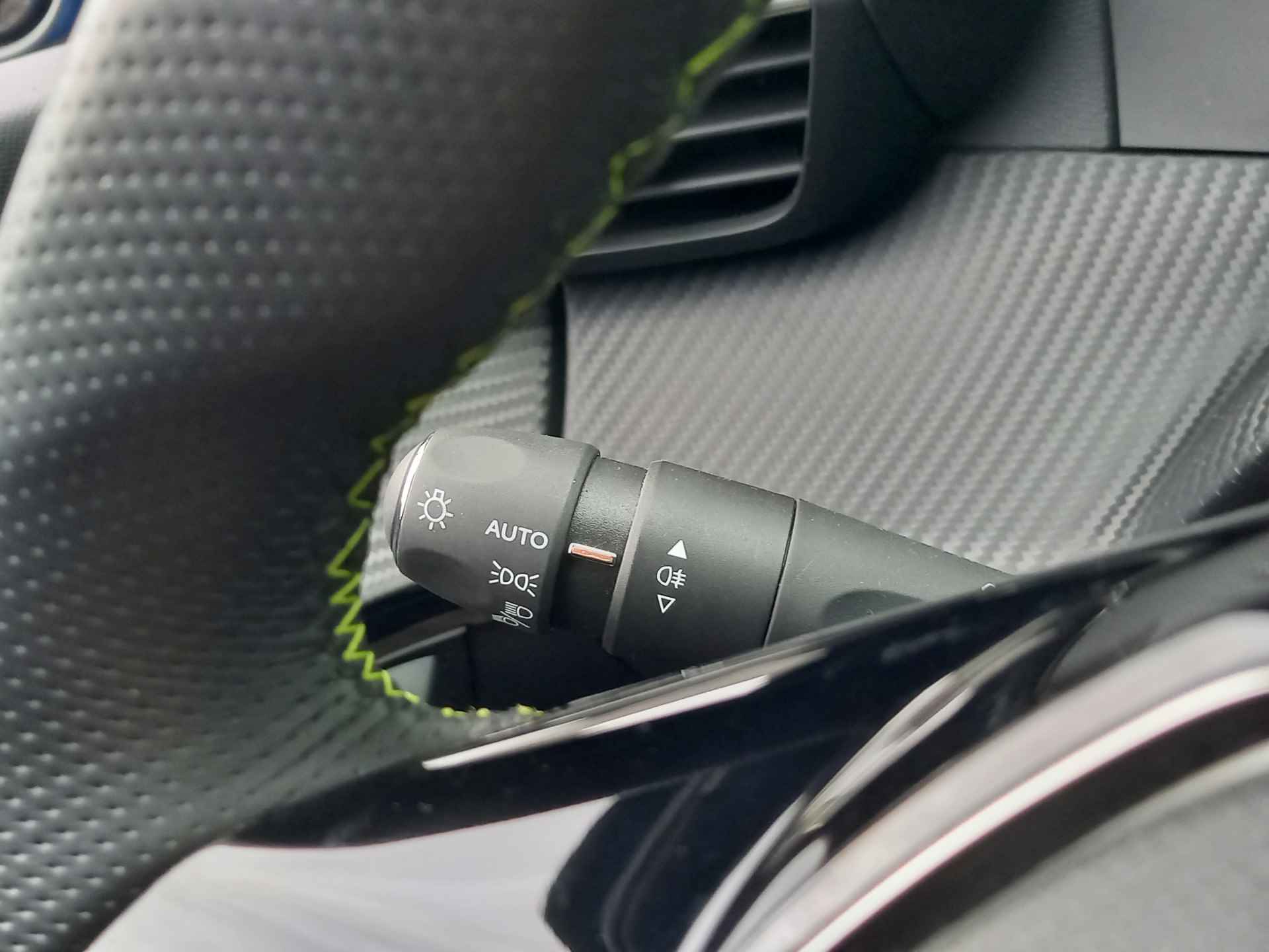 Peugeot e-208 EV GT Pack 50 kWh | Panoramdak | Camera | Climate Control - 19/50