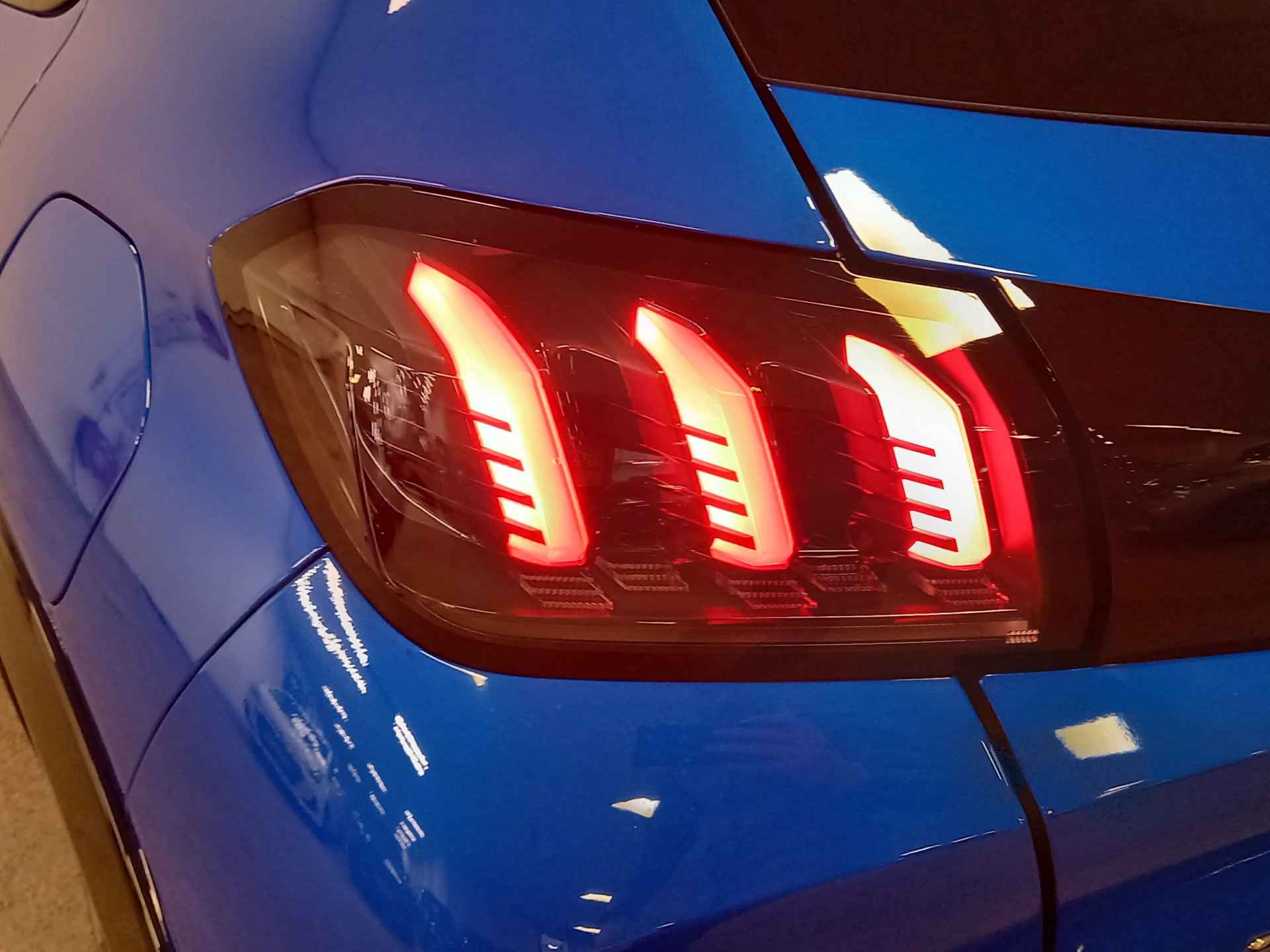 Peugeot e-208 EV GT Pack 50 kWh | Panoramdak | Camera | Climate Control - 30/50