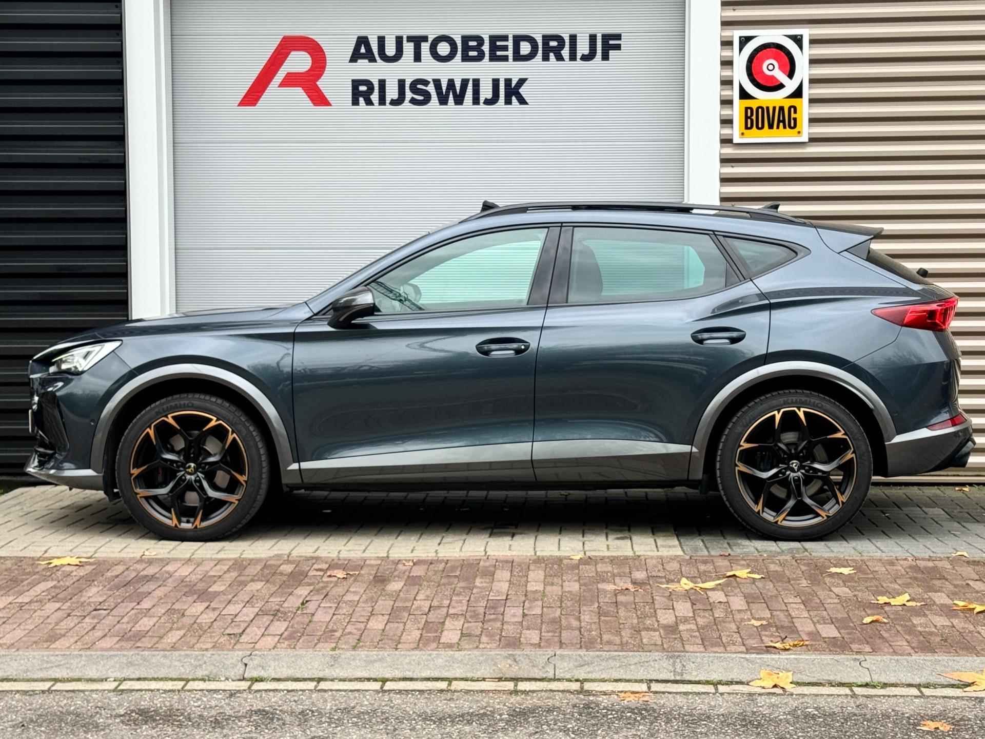 Cupra FORMENTOR 2.0 TSI 4DRIVE Pano/Camera/Memory - 2/23