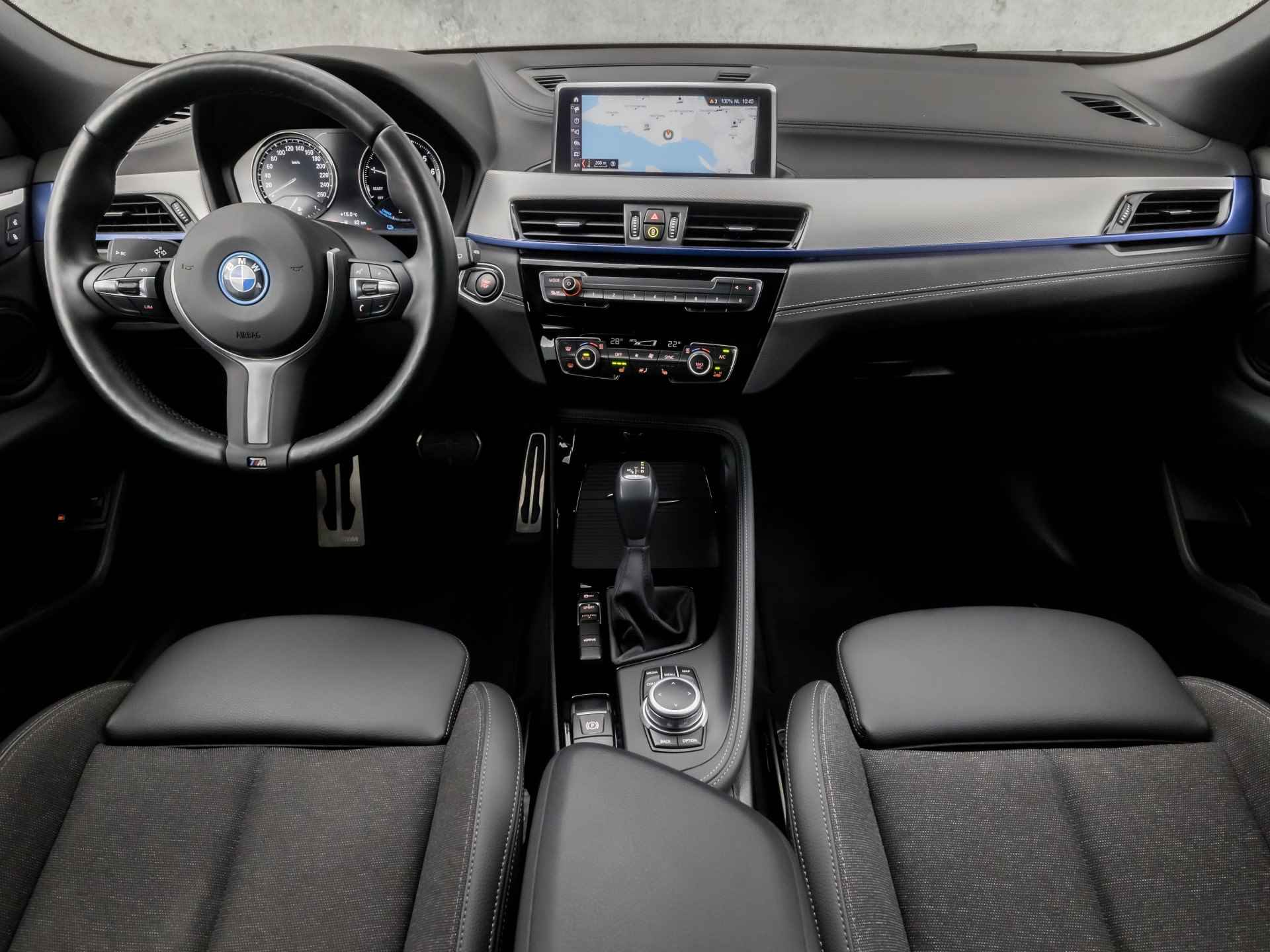 BMW X2 xDrive25e High Executive M Sport 221Pk Automaat (GROOT NAVI, M PAKKET, STOELVERWARMING, LEDER, ELEK ACHTERKLEP, DIGITAL COCKPIT, SPORTSTOELEN, DAB+, CRUISE, NIEUWSTAAT) - 6/42