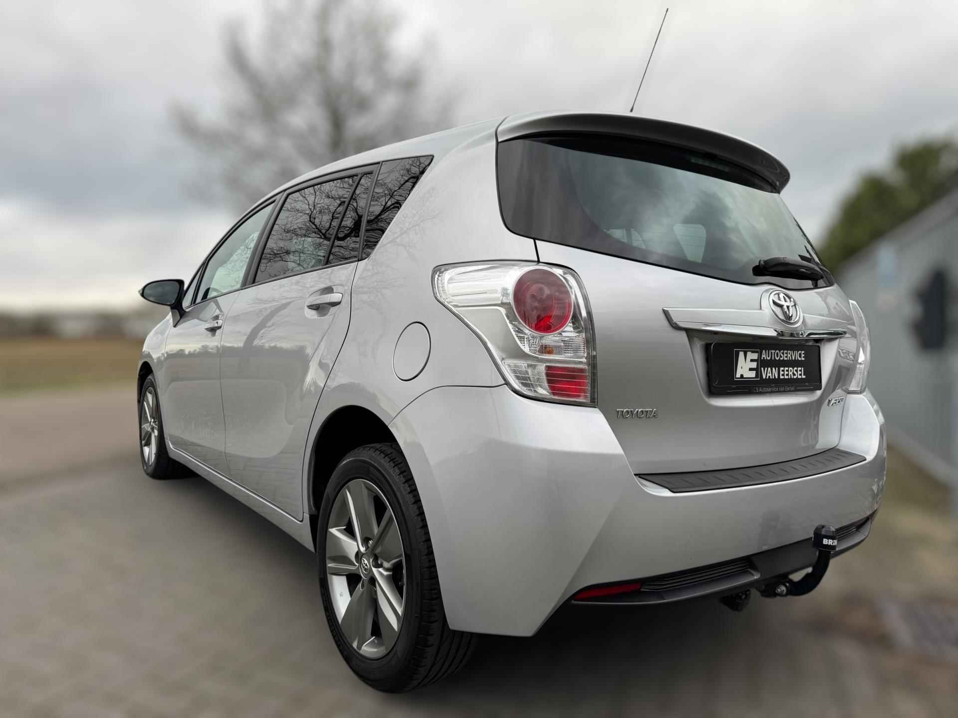 Toyota Verso 1.8 VVT-i Dynamic Business PANORAMADAK / TREKHAAK / CAMERA / ECC / NAVI / CRUISE / BELLEN - 41/43