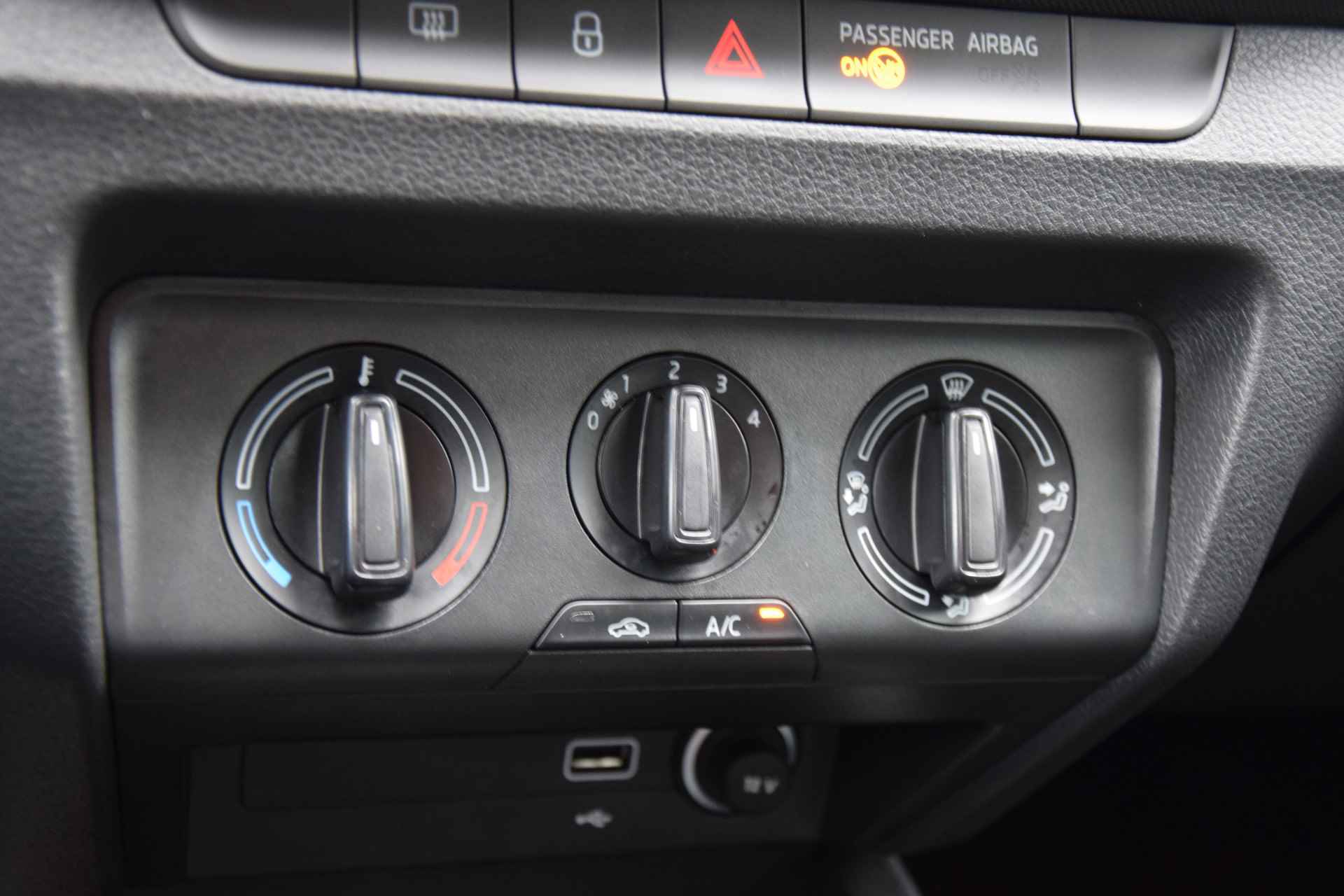 Škoda Fabia Combi 1.0 TSI Ambition | NL-Auto | BOVAG Garantie | DAB Digitale Radio | Navigatie-pakket | Parkeersensoren | Apple Carplay | Cruise Control | LED Dagrijverlichting | - 18/35
