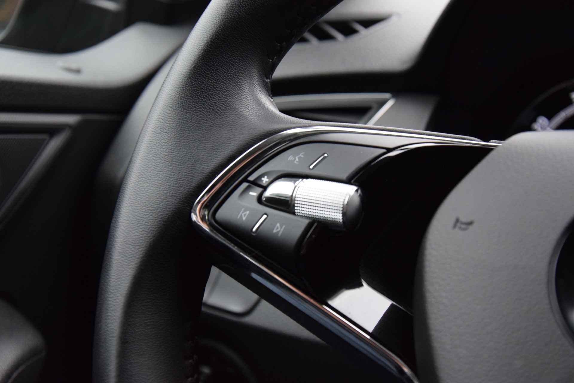 Škoda Fabia Combi 1.0 TSI Ambition | NL-Auto | BOVAG Garantie | DAB Digitale Radio | Navigatie-pakket | Parkeersensoren | Apple Carplay | Cruise Control | LED Dagrijverlichting | - 24/35