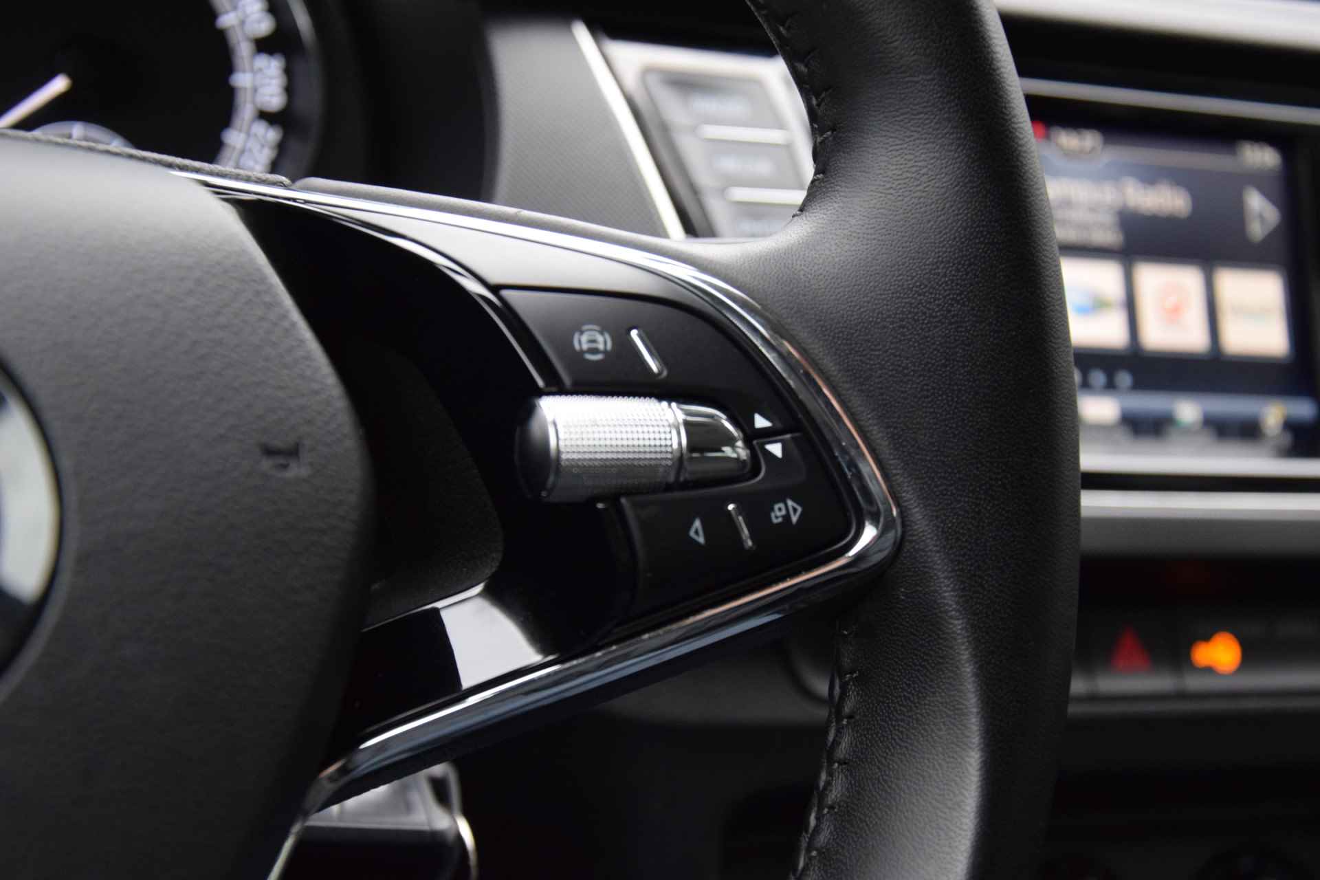 Škoda Fabia Combi 1.0 TSI Ambition | NL-Auto | BOVAG Garantie | DAB Digitale Radio | Navigatie-pakket | Parkeersensoren | Apple Carplay | Cruise Control | LED Dagrijverlichting | - 25/35