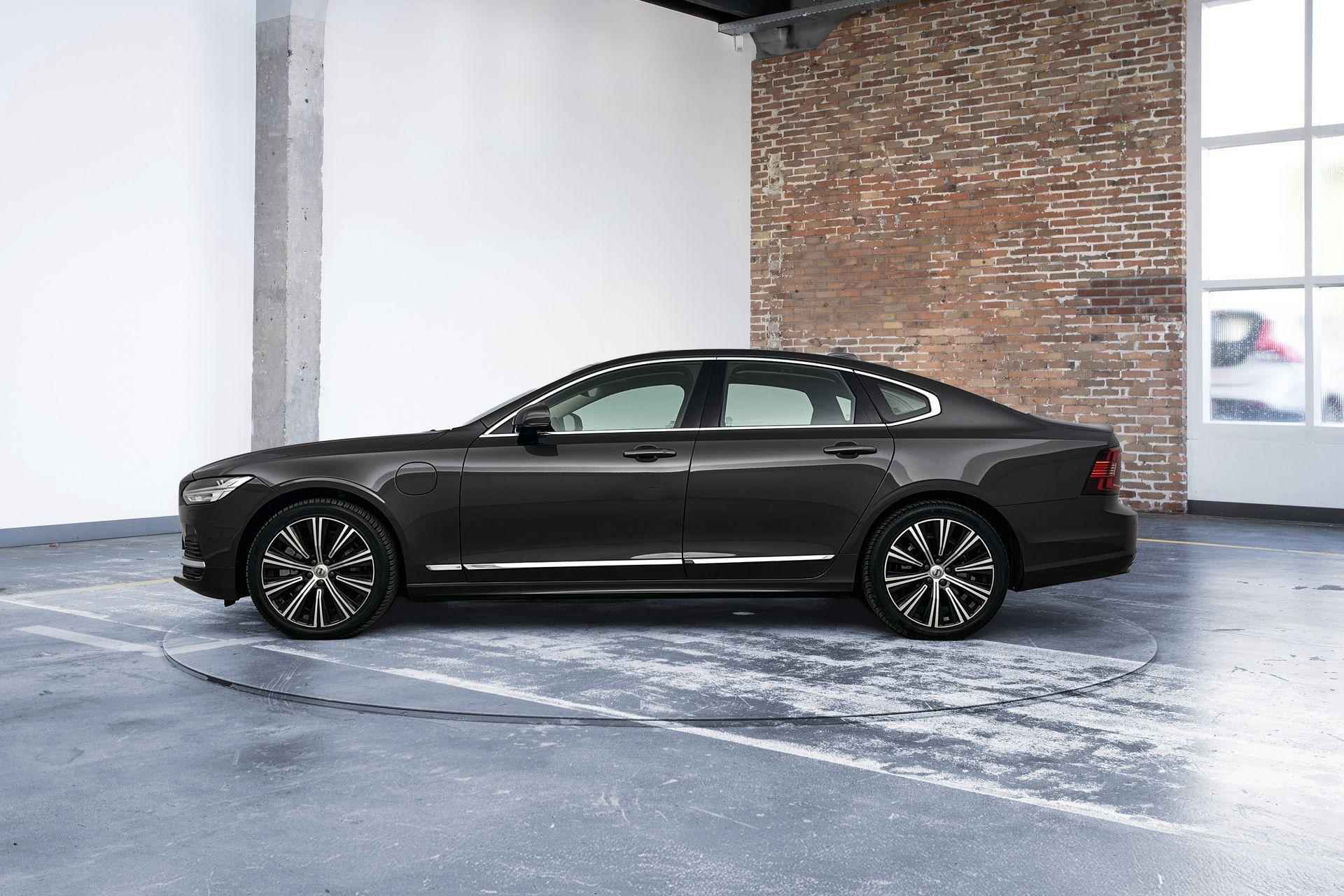 Volvo S90 T8 AWD Ultimate Bright | Panoramadak | 360 Graden Camera | Bowers & Wilkins Audio | Luchtvering | Trekhaak | Adaptieve Cruise Control | Dodehoekdetectie Met Correctie | Luxe Lederen Bekleding | Massagefunctie In Voorstoelen | Parkeersensoren | Verwarmbare Voor- en Achterstoelen - 7/34