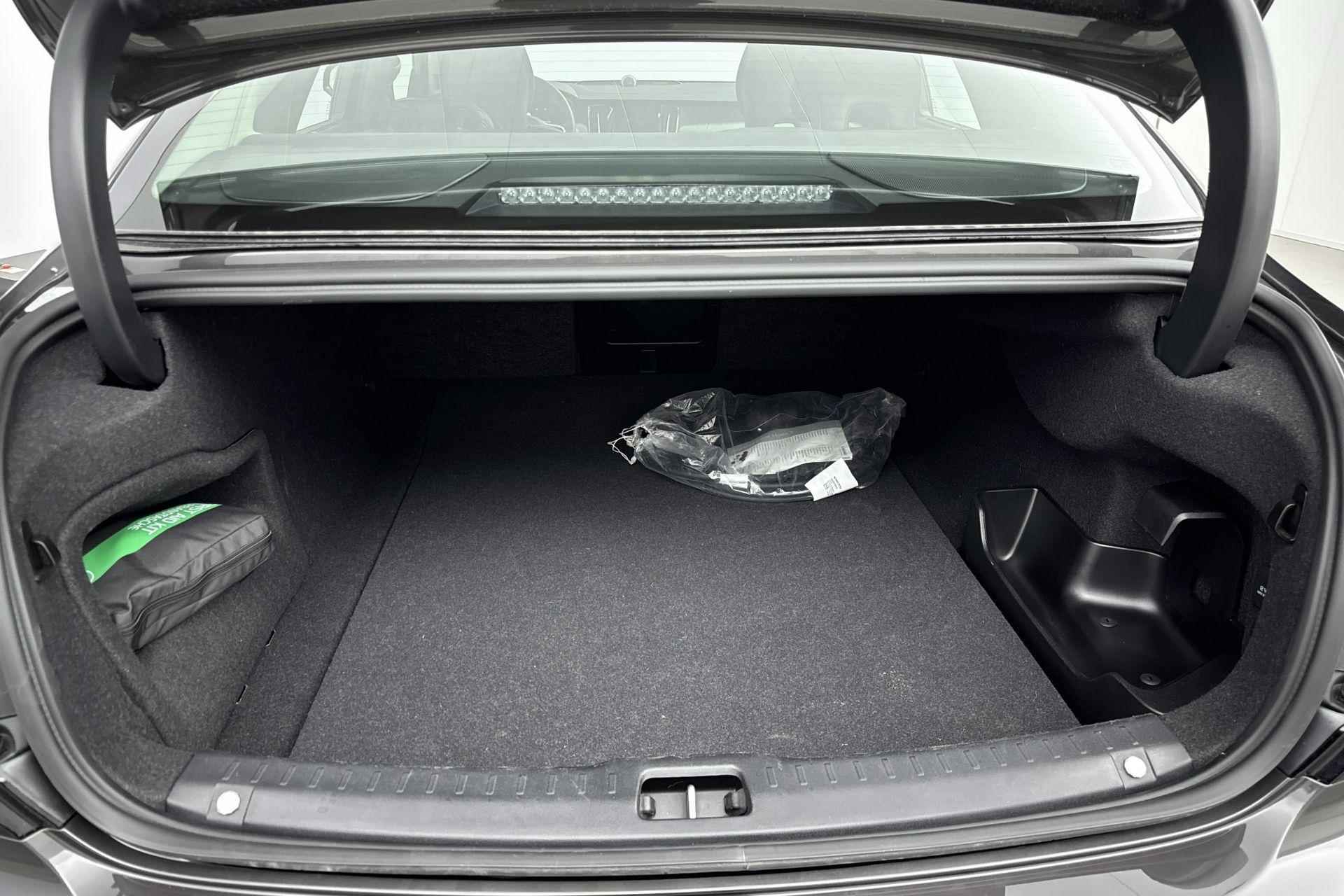 Volvo S90 T8 AWD Ultimate Bright | Panoramadak | 360 Graden Camera | Bowers & Wilkins Audio | Luchtvering | Trekhaak | Adaptieve Cruise Control | Dodehoekdetectie Met Correctie | Luxe Lederen Bekleding | Massagefunctie In Voorstoelen | Parkeersensoren | Verwarmbare Voor- en Achterstoelen - 28/34