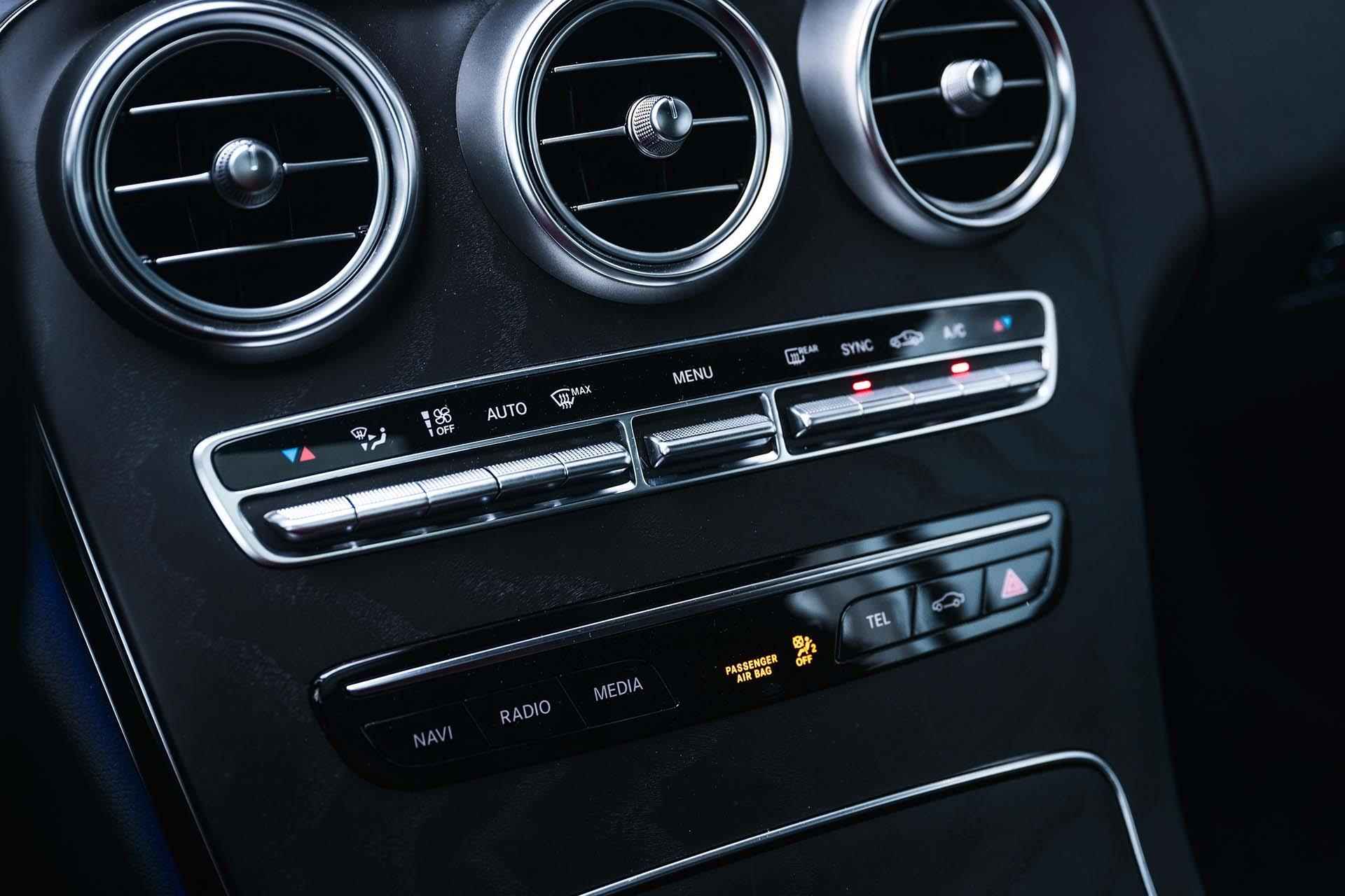 Mercedes-Benz C-klasse 200 Coupé AMG Night Premium Plus | Panoramadak | Burmester sound | 360° Camera | Apple CarPlay | Keyless | Head Up display | - 25/32