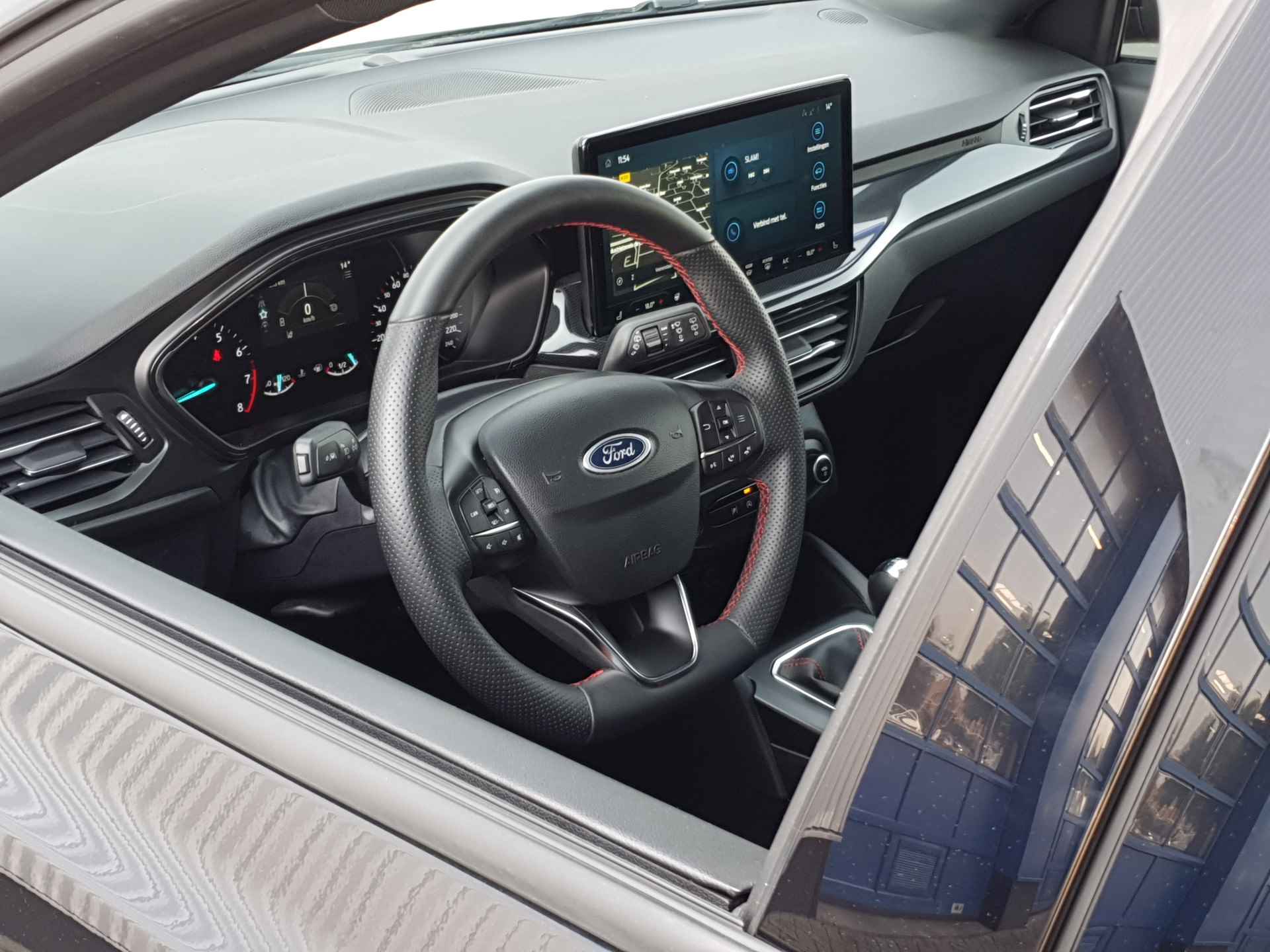 Ford Focus Wagon 1.0 Hybrid ST-Line | Achteruitrijcamera | Winter Pack | Cruise Control | Parkeersensoren - 3/35