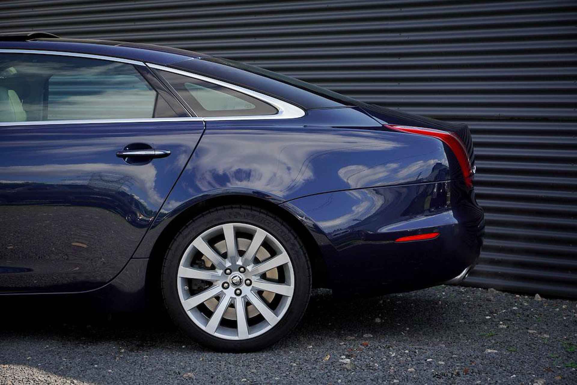 Jaguar XJ 5.0 V8 SC Supersport LWB 510 PK / Bowers & Wilkins - 30/58