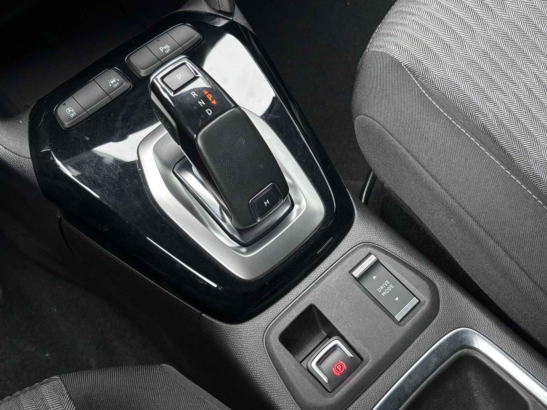 Opel Corsa 1.2 Turbo Edition Automaat |FULL LED KOPLAMPEN|NAVI PRO 7"|PARKEERSENSOREN|ARMSTEUN|LEDER STUURWIEL|ISOFIX|APPLE CARPLAY|ANDROID AUTO| - 27/51