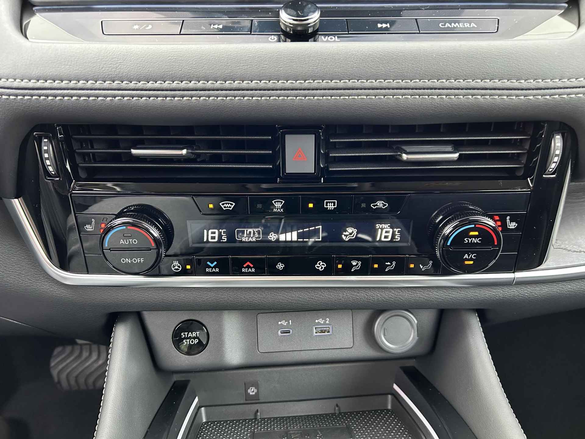 Nissan X-Trail 1.5 e-Power Tekna / Elektrisch Schuif-/Kanteldak / Lederen Bekleding / Navigatie + Apple Carplay/Android Auto / Stoel- + Stuurverwarming / Climate Control / - 4/51