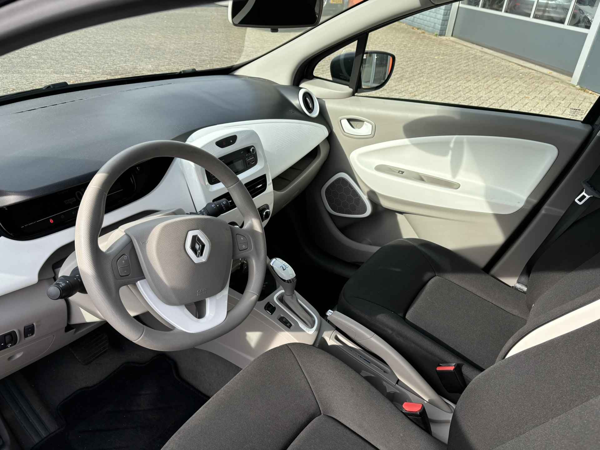 Renault ZOE R90 Life 41 kWh (ex Accuhuur) / €2.000,- euro subisidie mogelijk / Cruise control / Airco / - 5/27