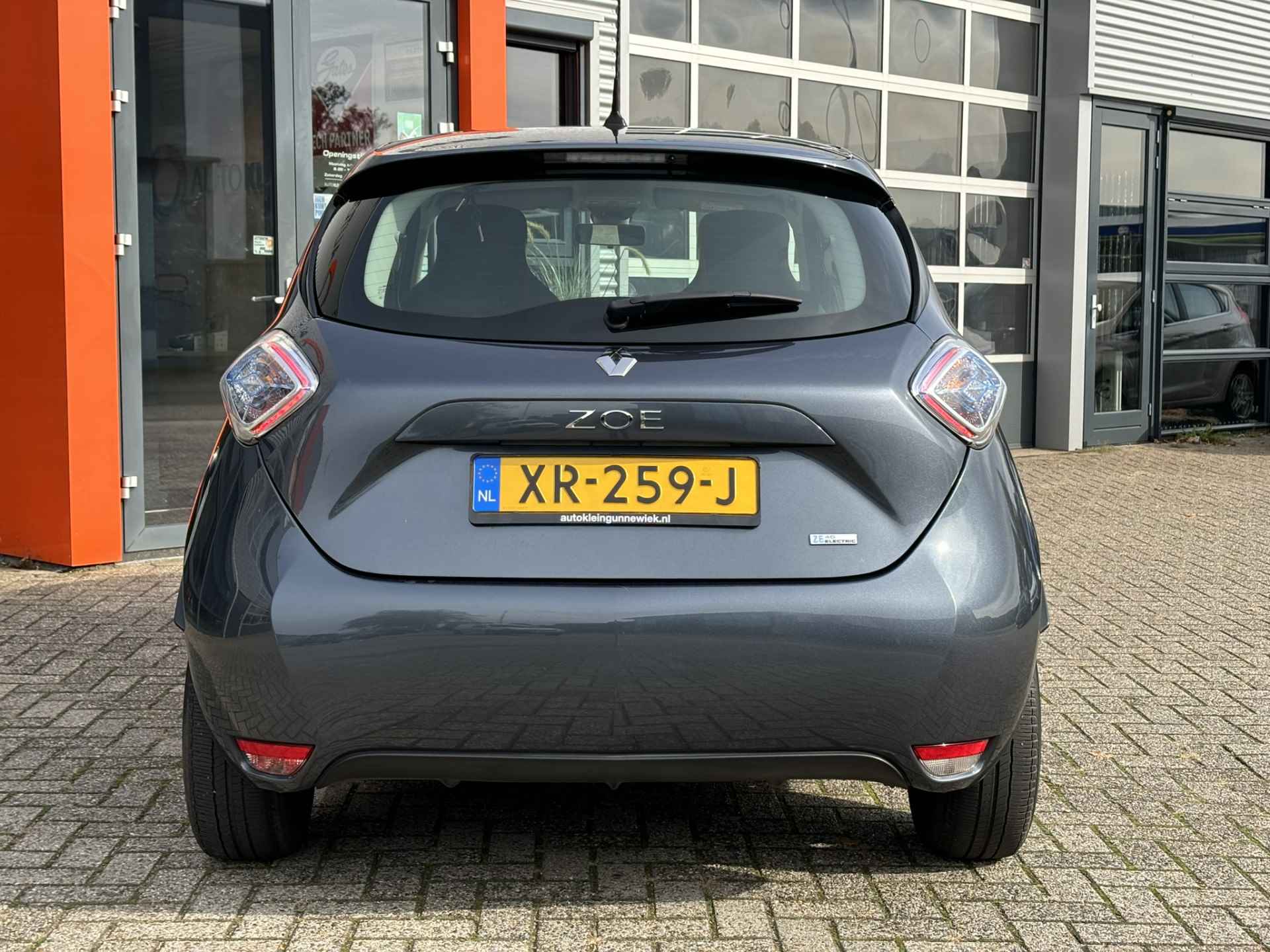 Renault ZOE R90 Life 41 kWh (ex Accuhuur) / €2.000,- euro subisidie mogelijk / Cruise control / Airco / - 25/27