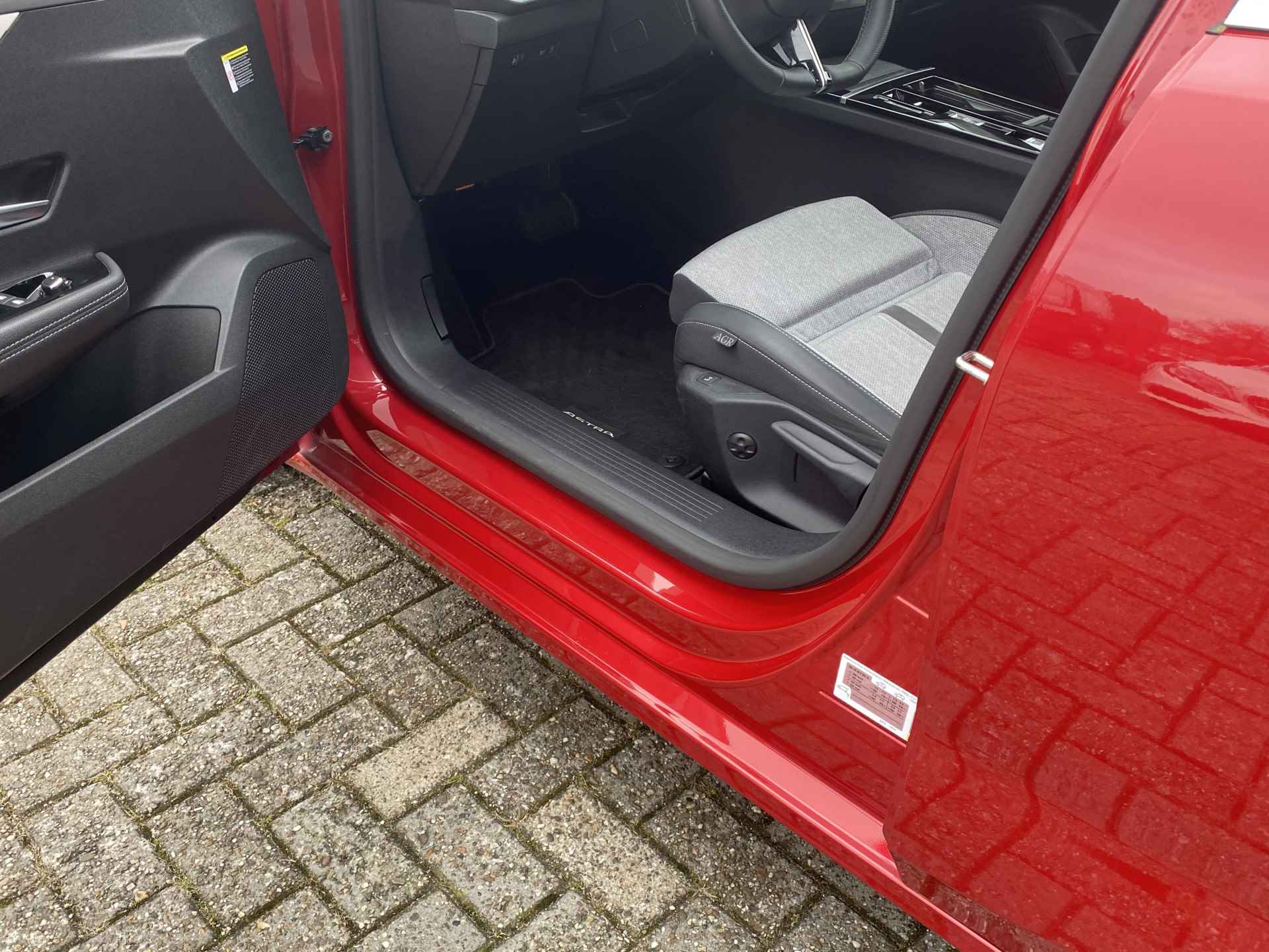 Opel Astra 1.6 Hybrid 180 pk Edition AUT. | 1e eigenaar | apple carplay/android auto | adaptieve cruise | two tone kleur | incl. BTW - 18/42