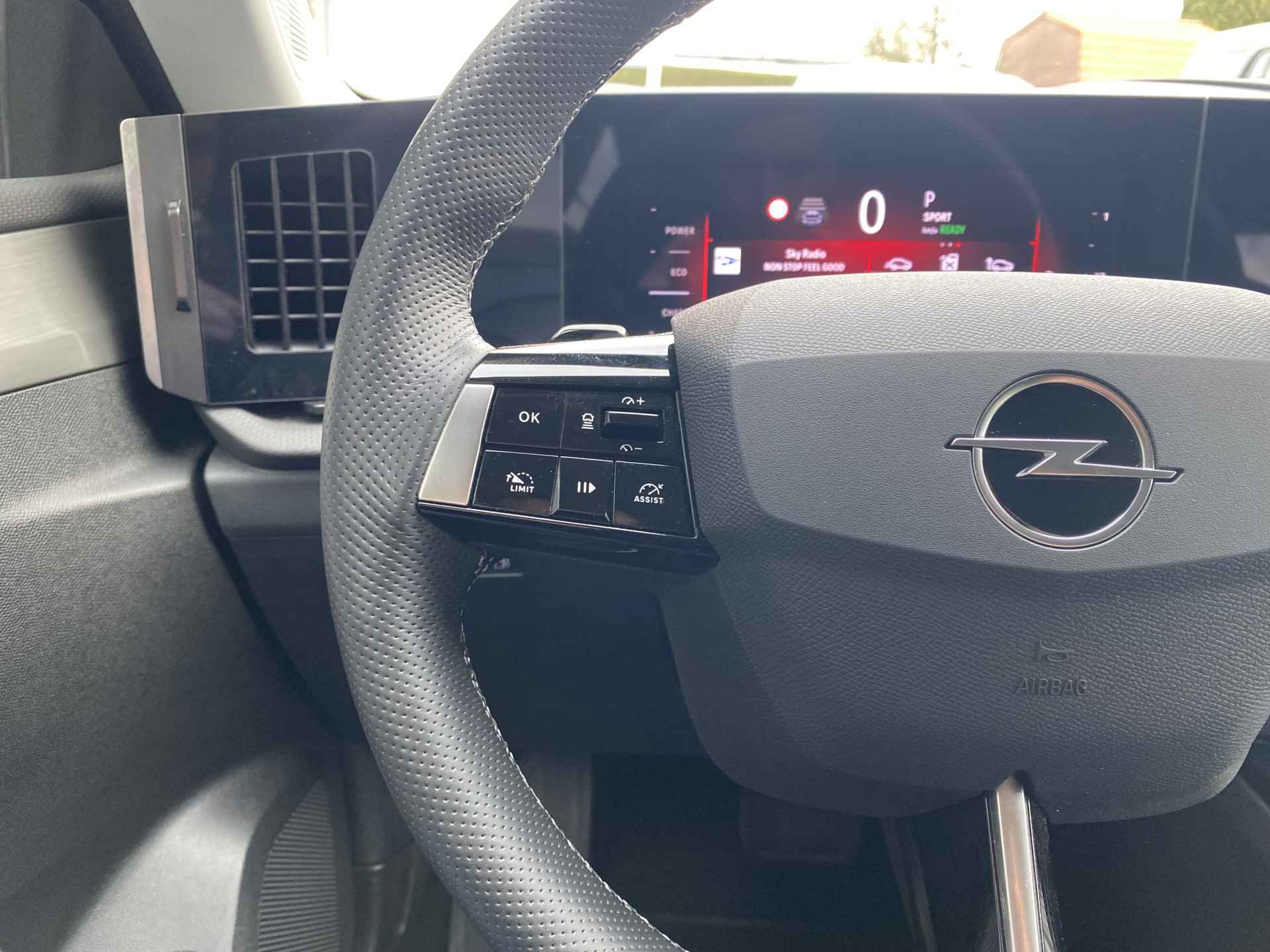 Opel Astra 1.6 Hybrid 180 pk Edition AUT. | 1e eigenaar | apple carplay/android auto | adaptieve cruise | two tone kleur | incl. BTW - 31/42