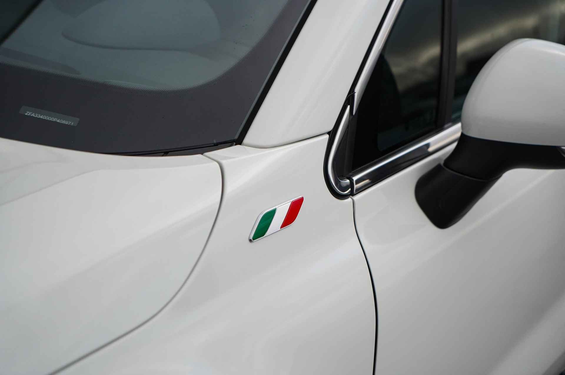 Fiat 500 X 1.4 Turbo MultiAir Lounge | ''Italia Edition'' | Automaat | Navigatie & DAB | Trekhaak | Parkeersensoren | 18'' Velgen - 12/28