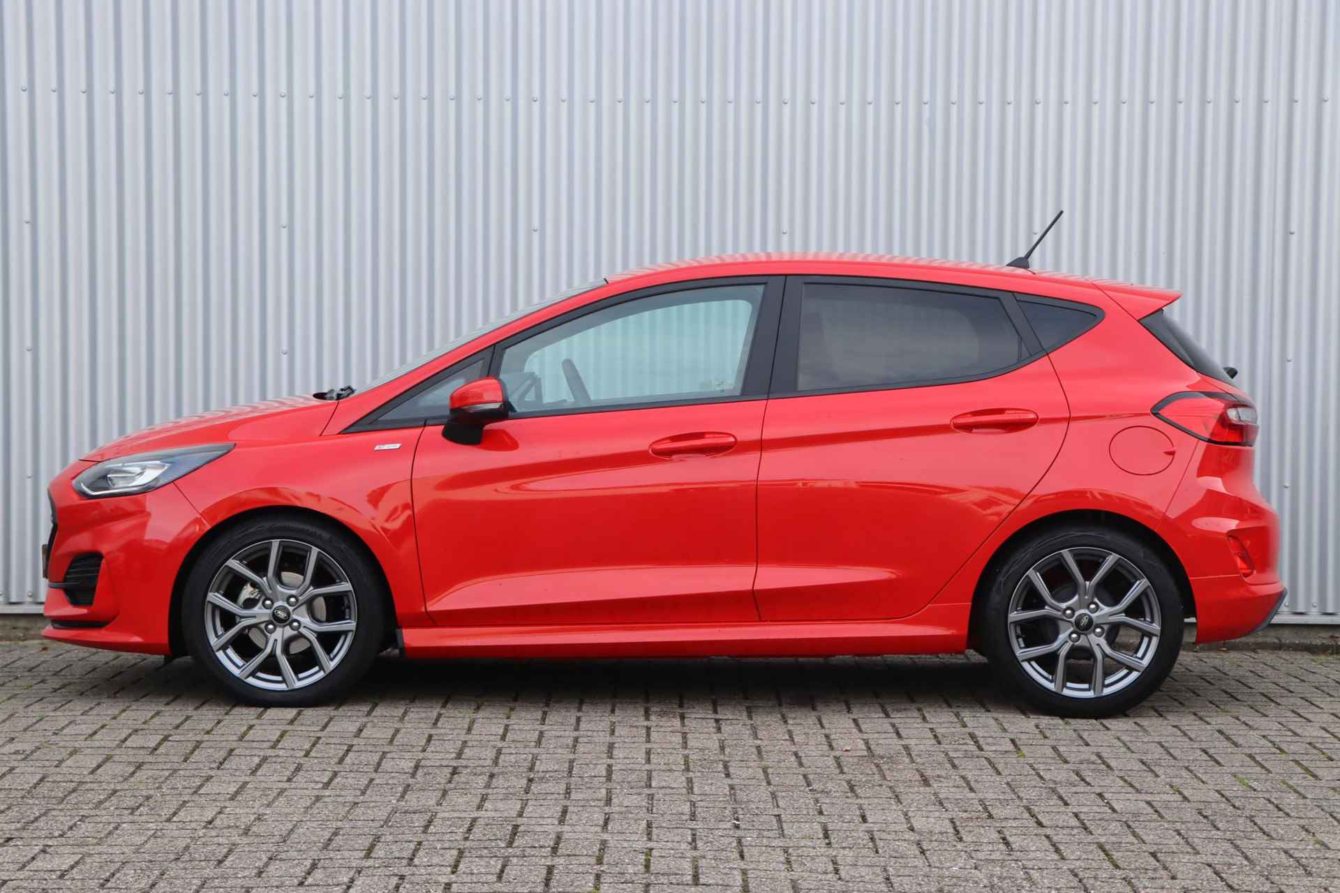 Ford Fiesta 1.0 EcoBoost Hybrid ST-Line | Cruise Controle | Apple Carplay / Android Auto | Climate control | Privacy Glass | Parkeersensoren achter | Regensensor | - 3/34