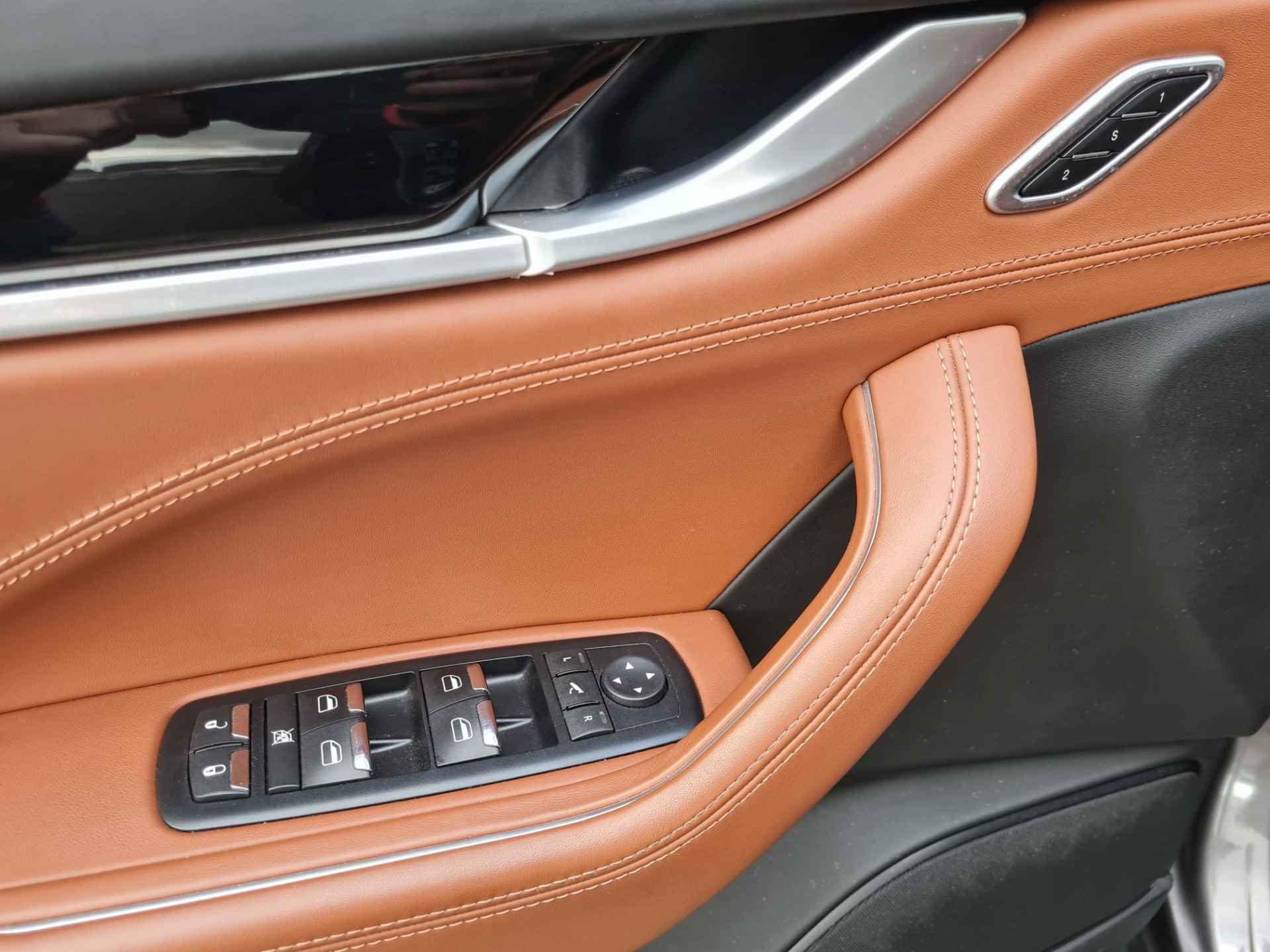 Maserati Levante 3.0 V6 S AWD GranSport | Softclose | 360 Camera | Stoelververwarming en verkoeling - 31/38
