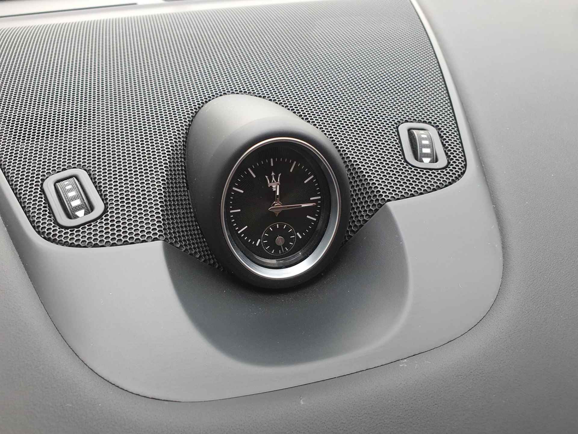 Maserati Levante 3.0 V6 S AWD GranSport | Softclose | 360 Camera | Stoelververwarming en verkoeling - 37/38