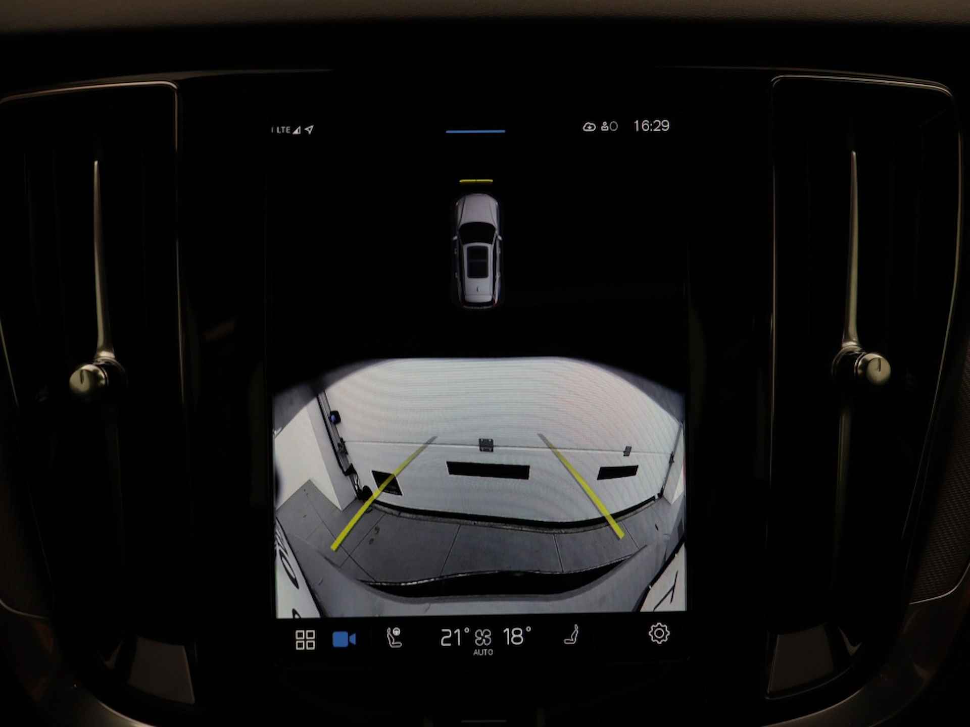 Volvo V60 T6 PLUG-IN HYBRID PLUS DARK HARMAN KARDON 360GR CAM SCHUIFDAK TR - 25/42