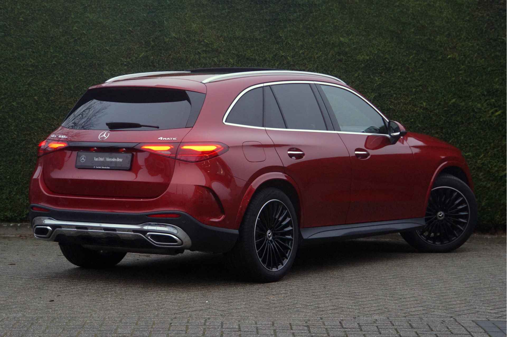 Mercedes-Benz GLC GLC 300 e 4M AMG Line | Achterasbest Luchtvering MANUFAKTUR - 2/47