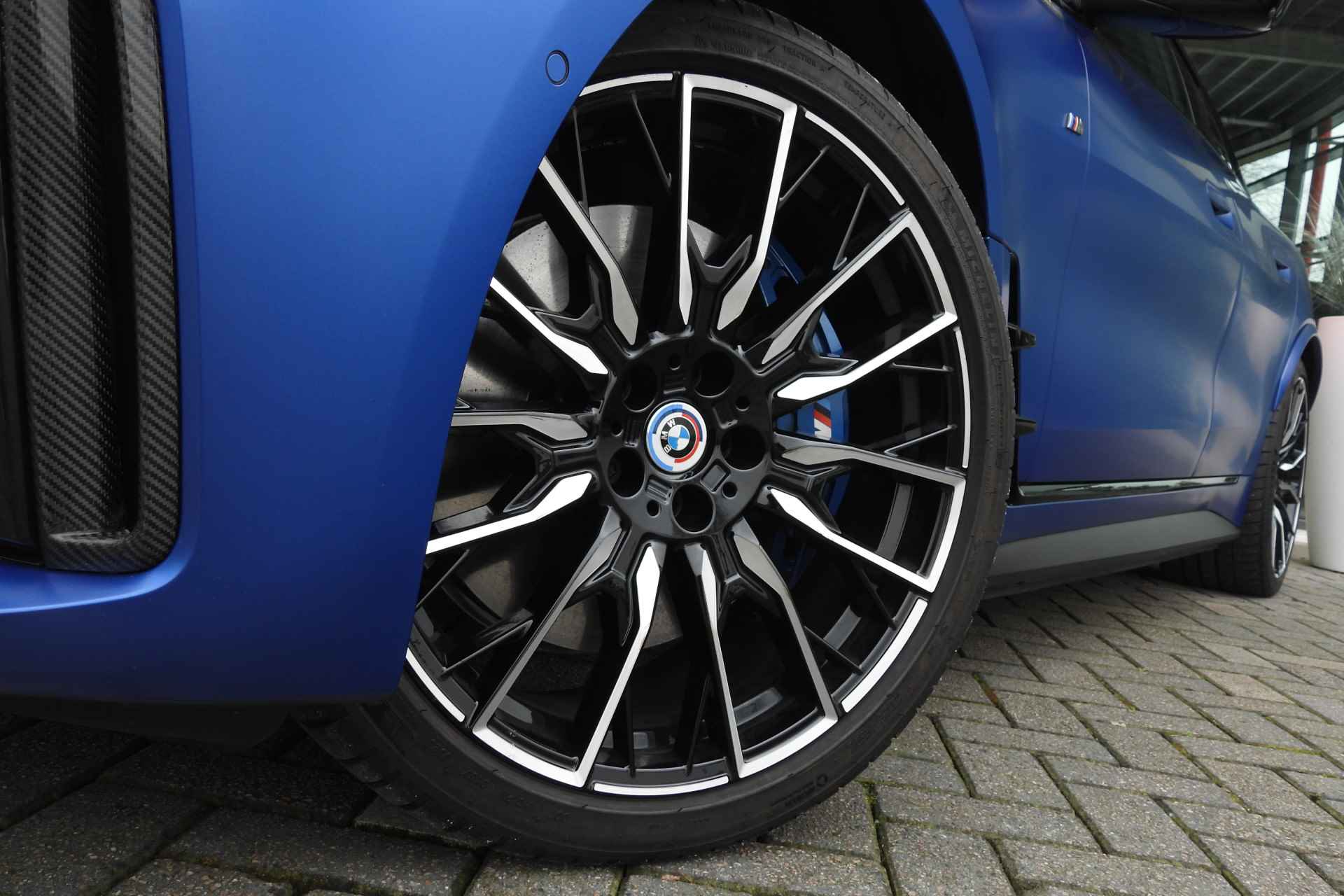 BMW i4 M50 High Executive / BMW M 50 Jahre uitvoering / M sportstoelen / Laserlight / Comfort Access / M Adaptief onderstel / Parking Assistant Plus - 21/67