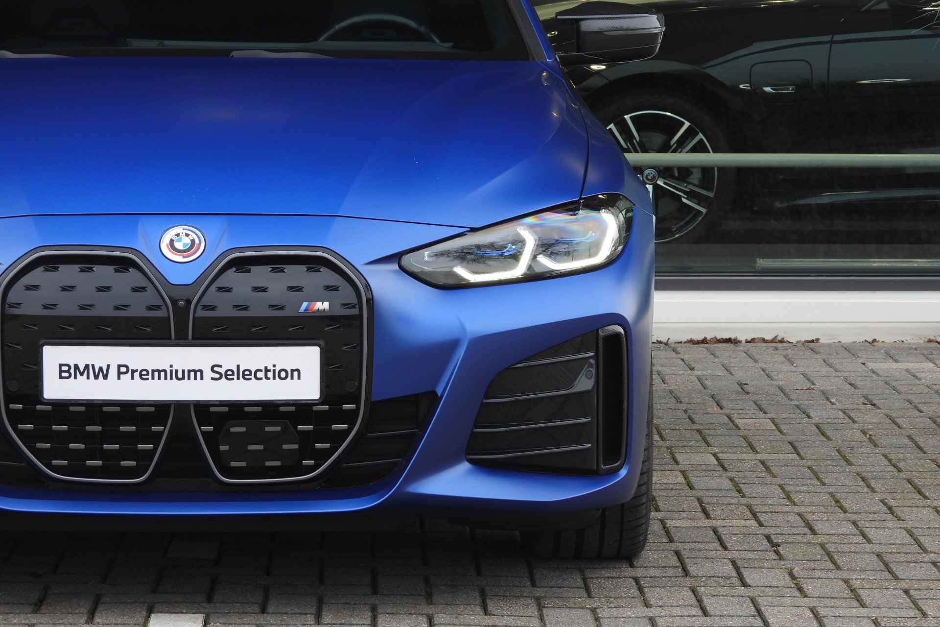 BMW i4 M50 High Executive / BMW M 50 Jahre uitvoering / M sportstoelen / Laserlight / Comfort Access / M Adaptief onderstel / Parking Assistant Plus - 24/67