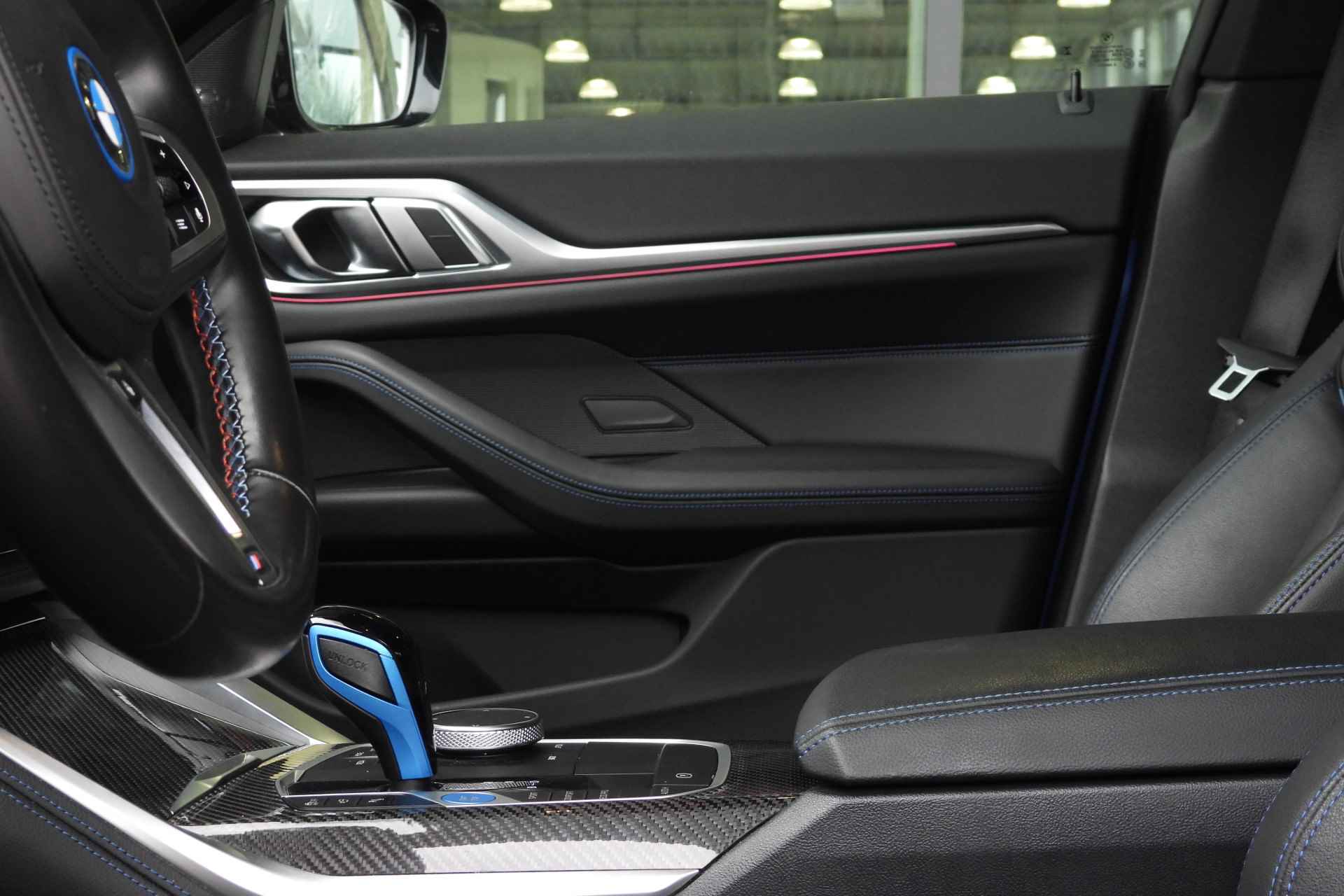 BMW i4 M50 High Executive / BMW M 50 Jahre uitvoering / M sportstoelen / Laserlight / Comfort Access / M Adaptief onderstel / Parking Assistant Plus - 31/67